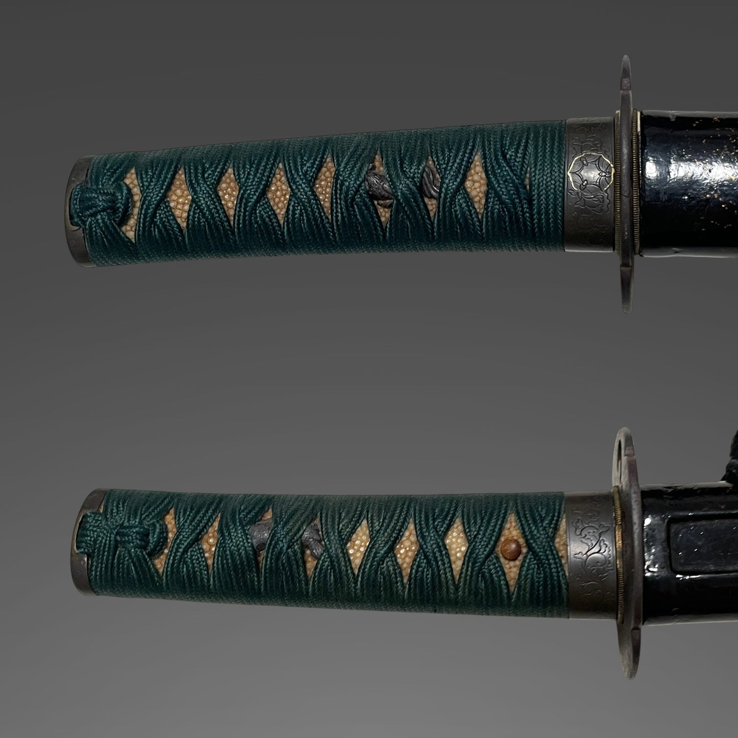 Shibuichi Fuchikashira, Black Wakizashi, Suguha 直刃 Hamon, Edo period mumei