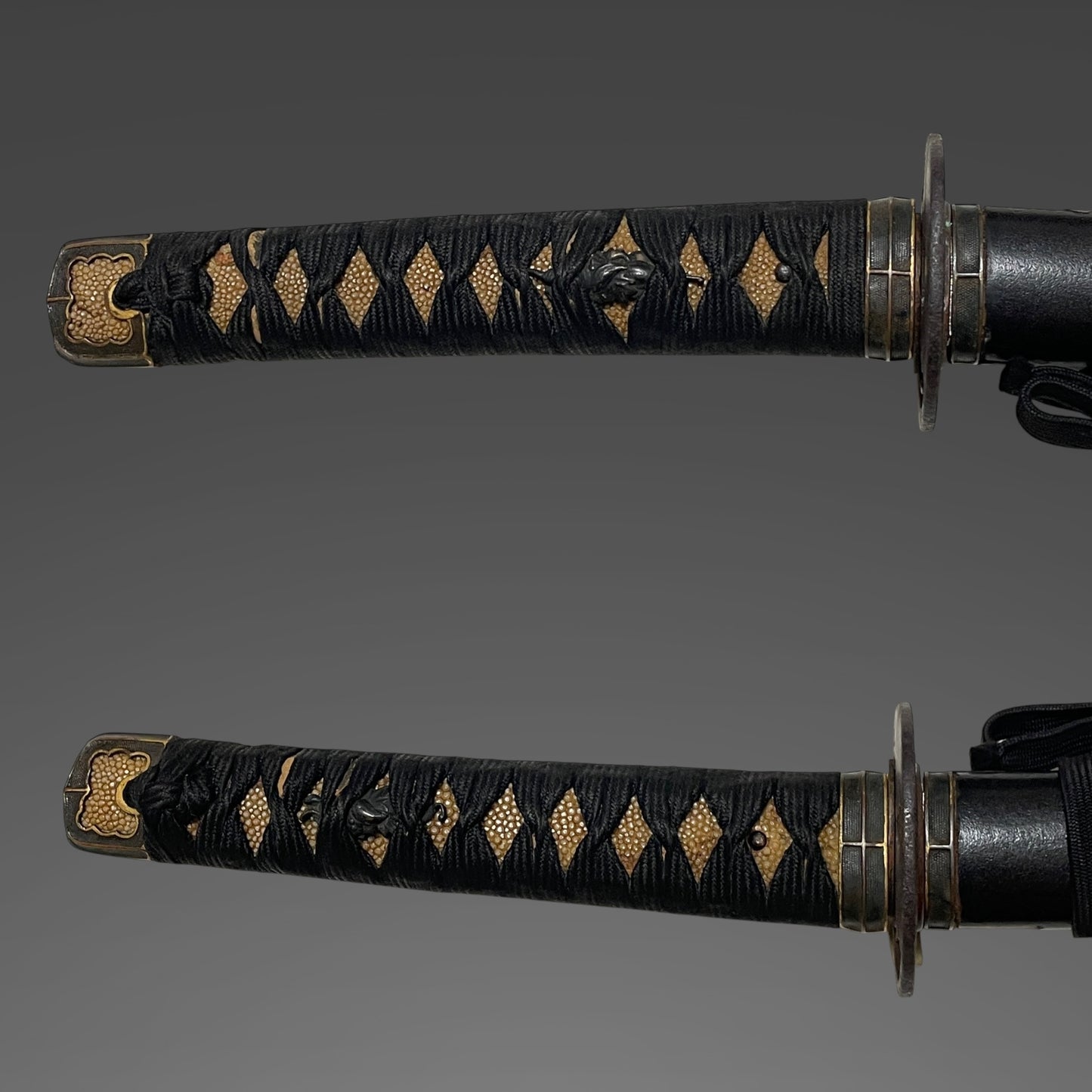 KAMAKURA period Tegai 手掻 Wakizashi, Handachi Koshirae, NBTHK Certificate, with Shirasaya