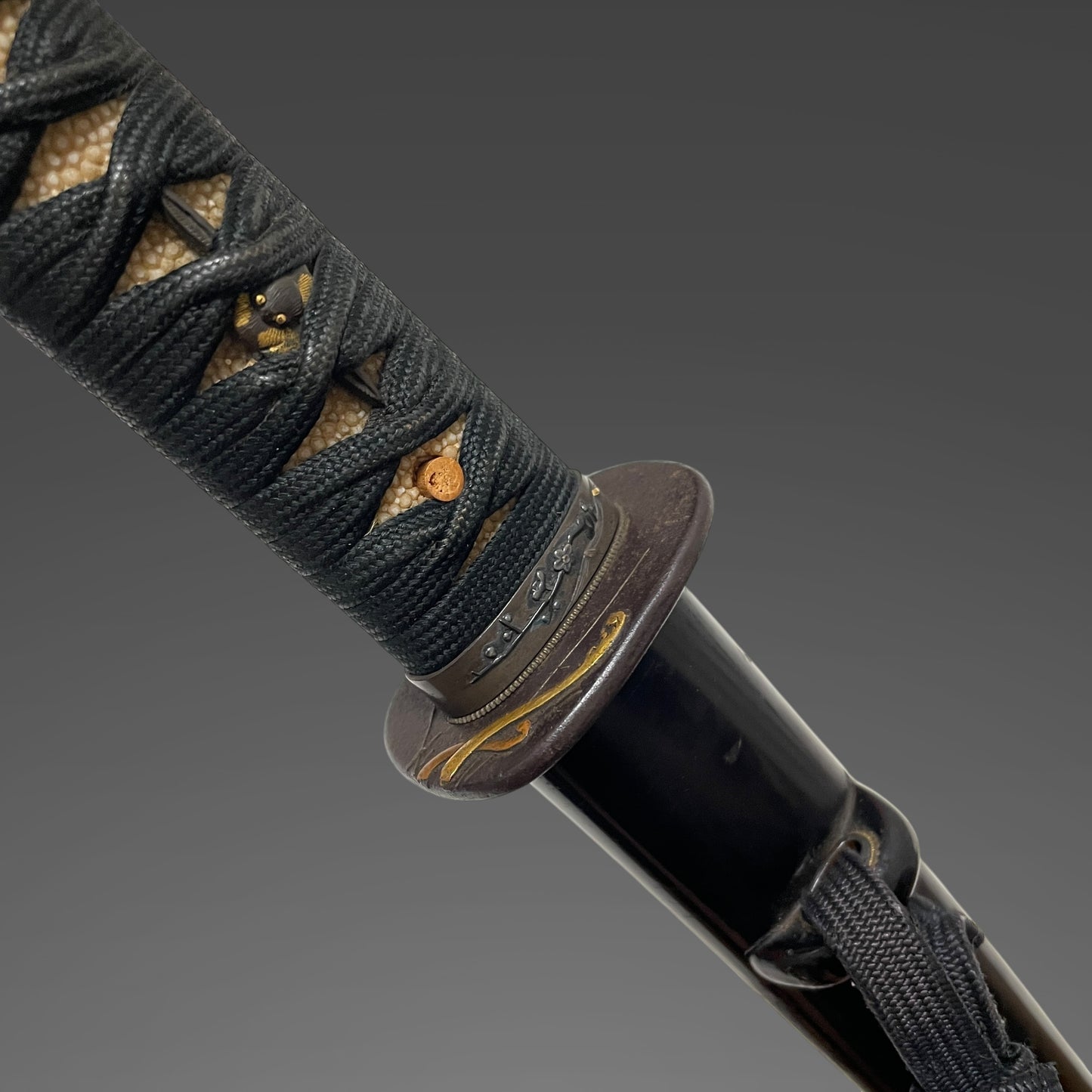 Toshinaga 利壽 signed Fuchi, Black TANTO with Kozuka, Muromachi period mumei, with Shirasaya
