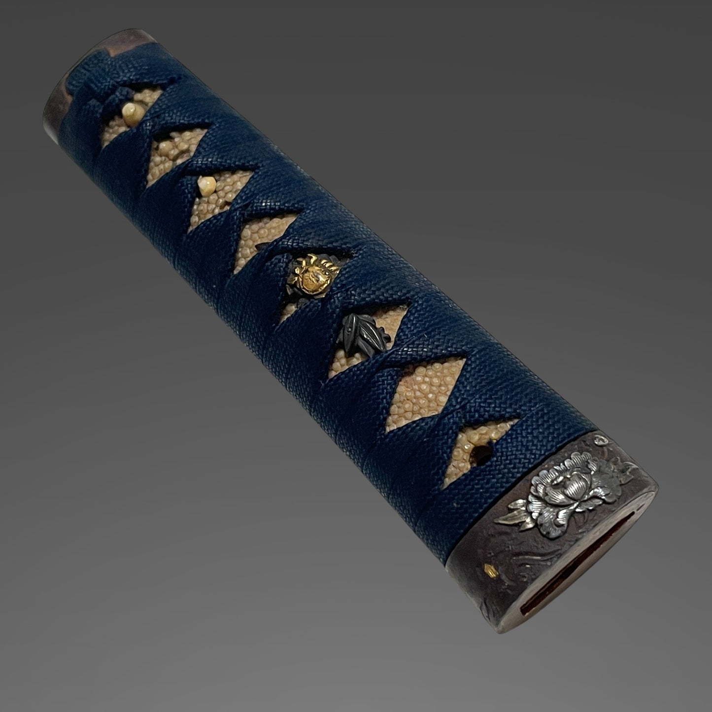 Hirazukuri Wakizashi, Butterflies and peonies Fittings, Enju Nobukatsu signed Kozuka