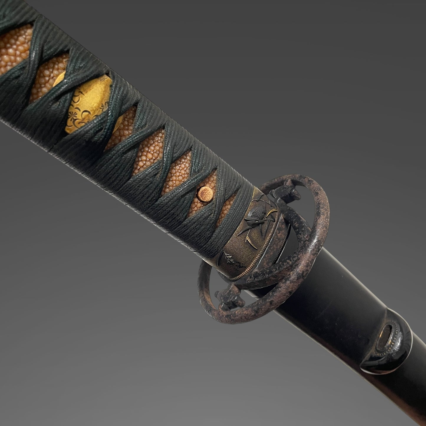 Higonokami Kuniyasu 肥後守国康 signed Long Wakizashi, Waterfowl Brass Fuchikashira, Edo period