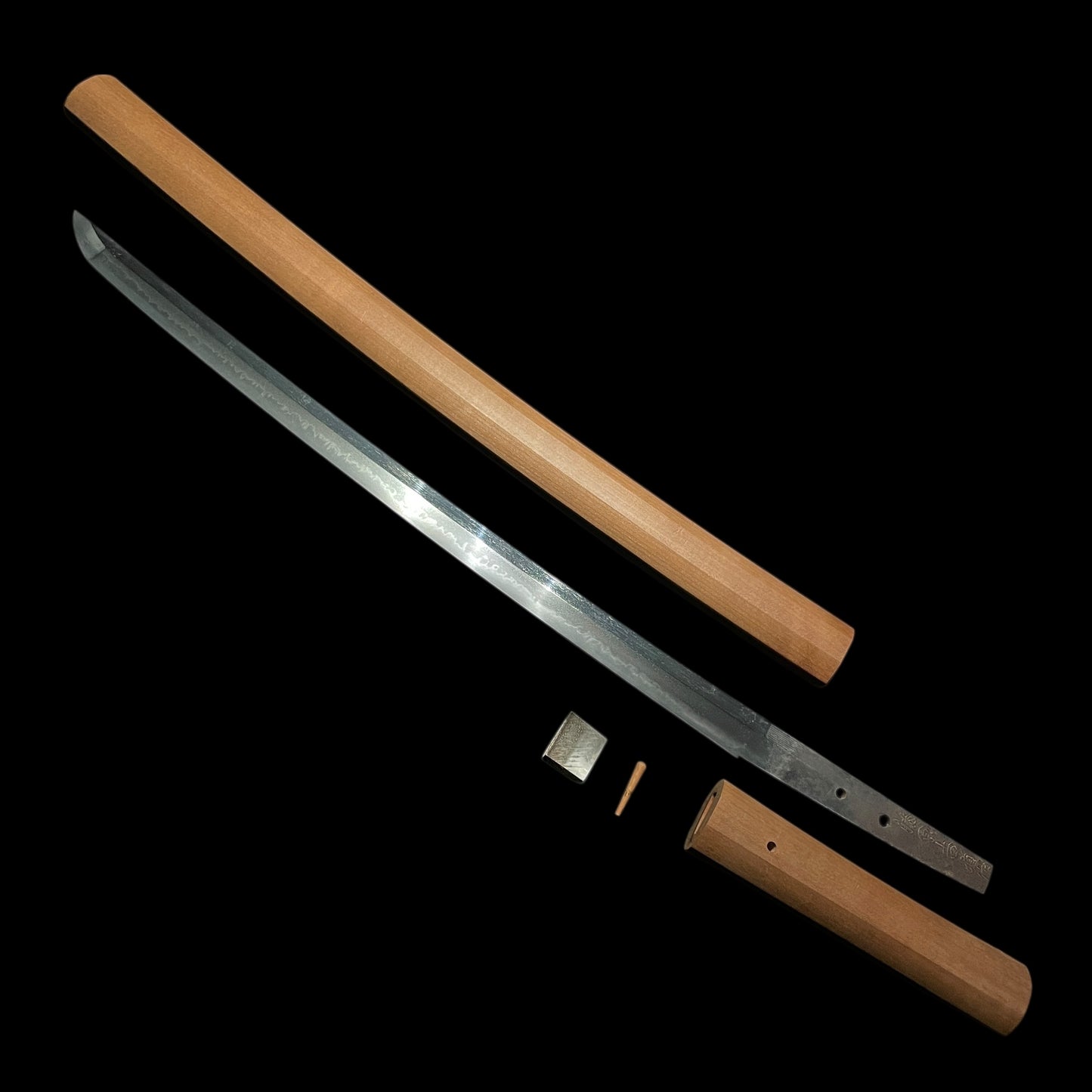 Amazing Hamon, Fujiwara Yoshimichi 藤原吉道 signed Long WAKIZASHI, Edo period