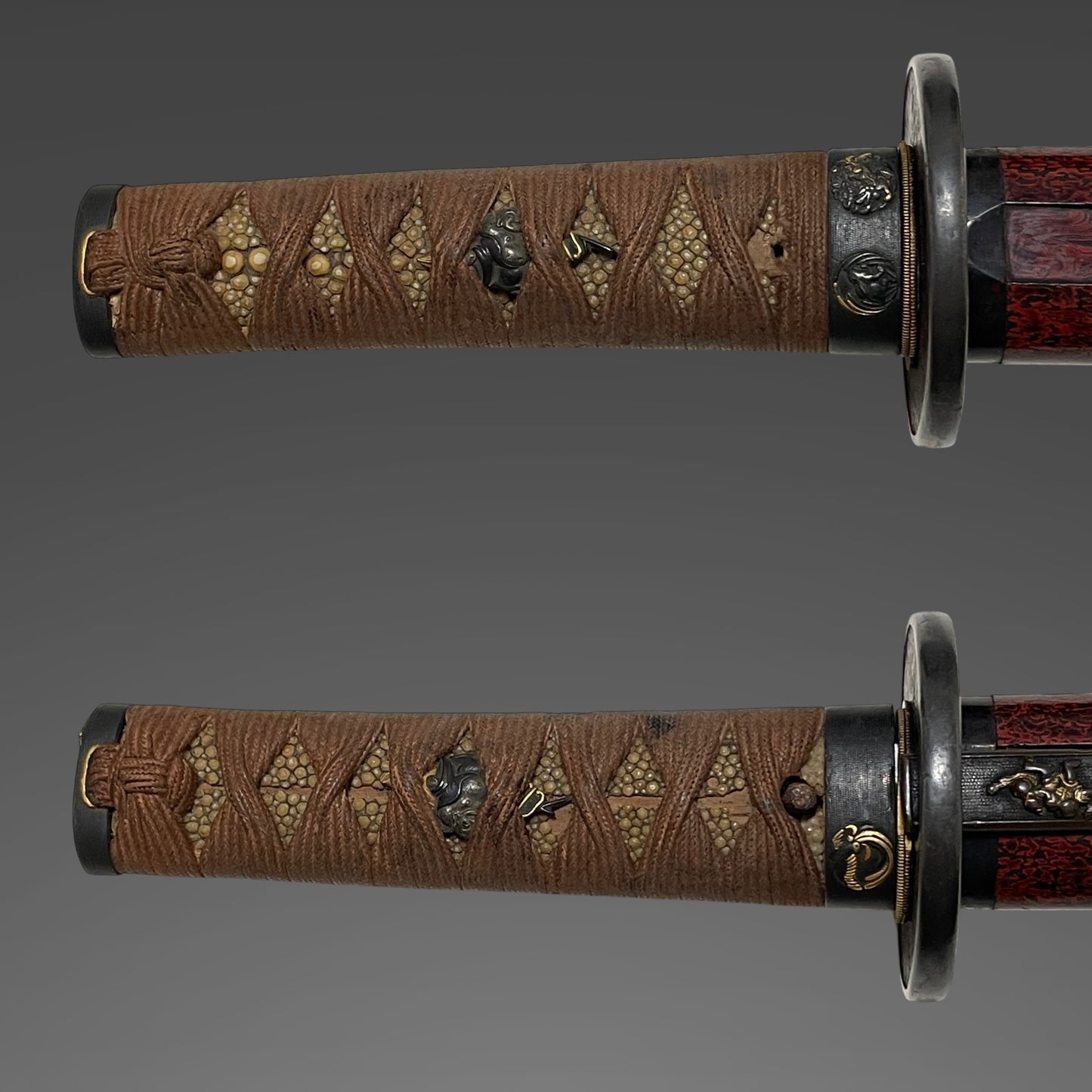 Red Wakizashi Catfish Kozuka,  Tsuda Echizennokami Sukehiro August 1681 signed