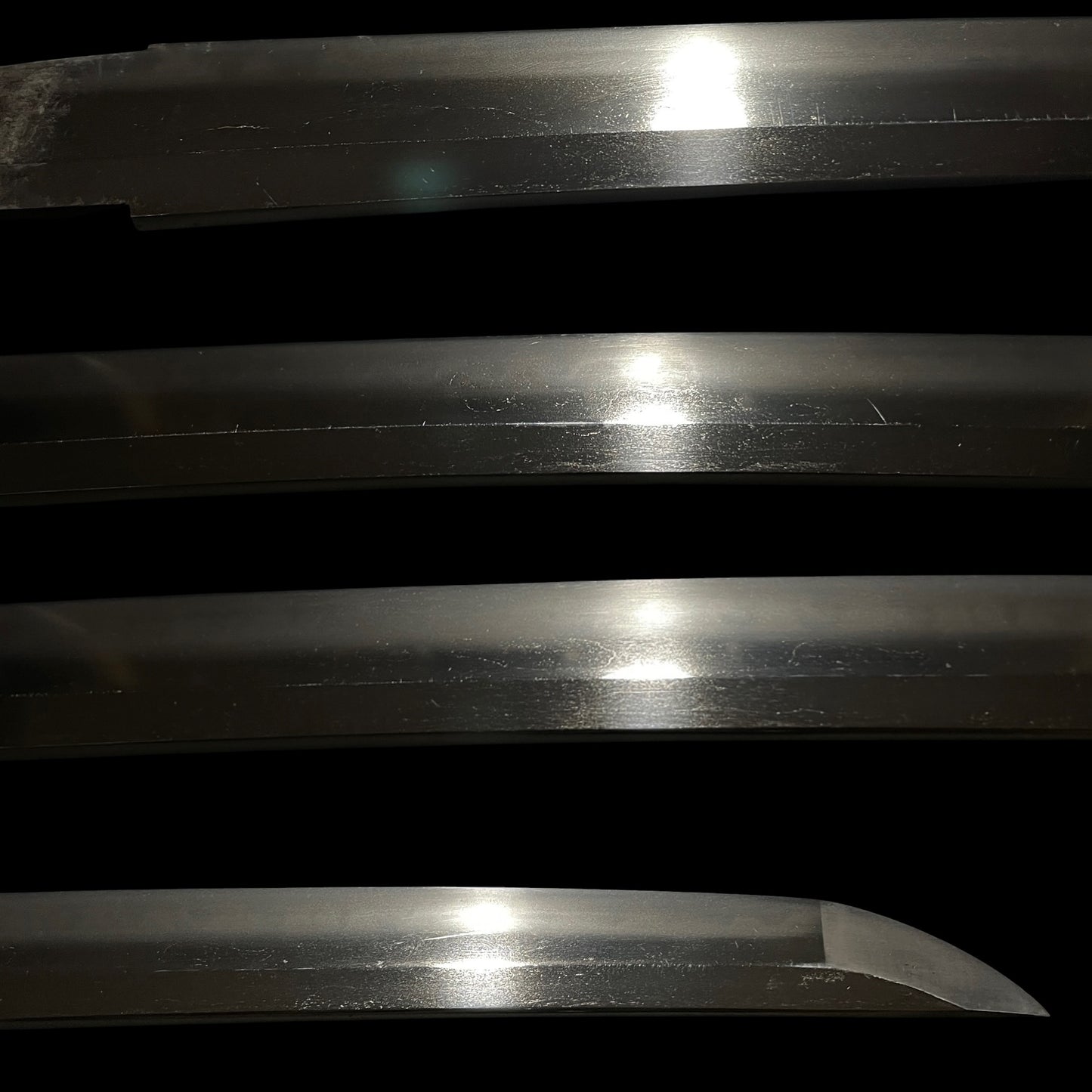 Red Wakizashi Catfish Kozuka,  Tsuda Echizennokami Sukehiro August 1681 signed