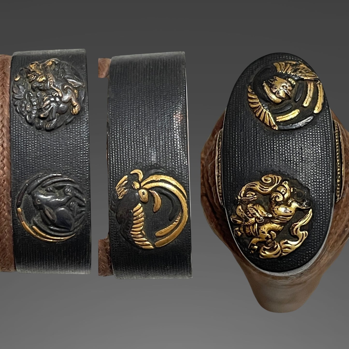 Red Wakizashi Catfish Kozuka,  Tsuda Echizennokami Sukehiro August 1681 signed