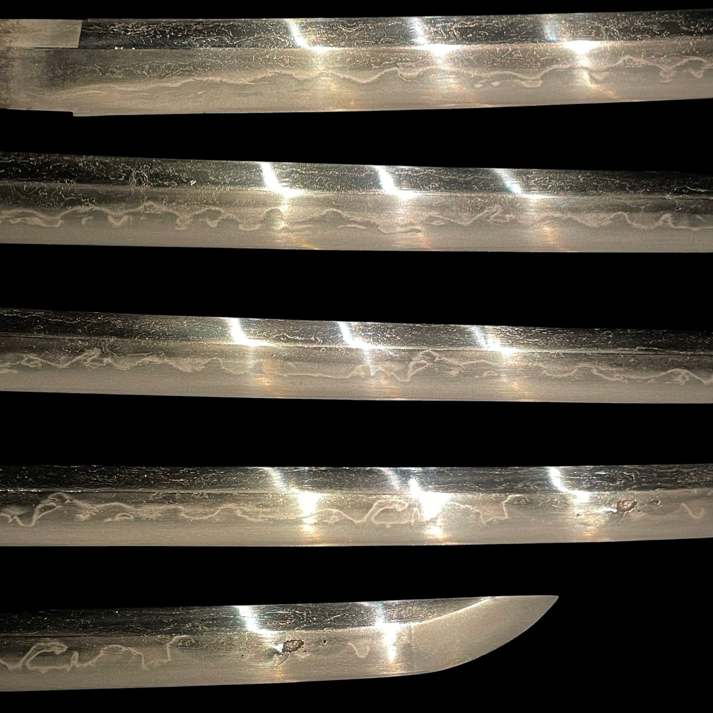 Tsutamon Fuchikashira 蔦紋縁頭 Long Wakizashi, Shakudo Shishi Menuki, Edo period mumei