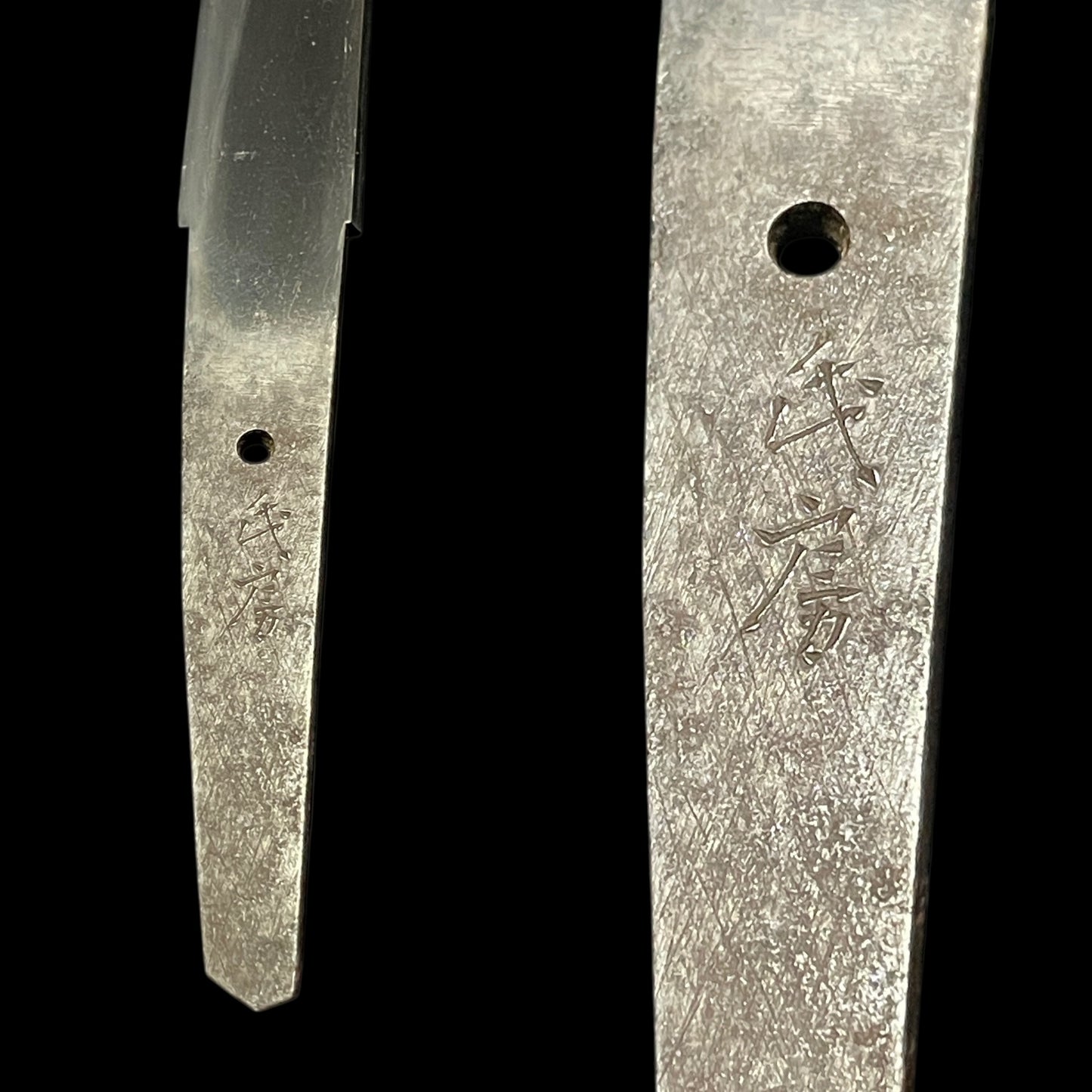 Ujifusa 氏房 signed Sunnobi-TANTO, Nioh 二王 Kozuka, Muromachi period