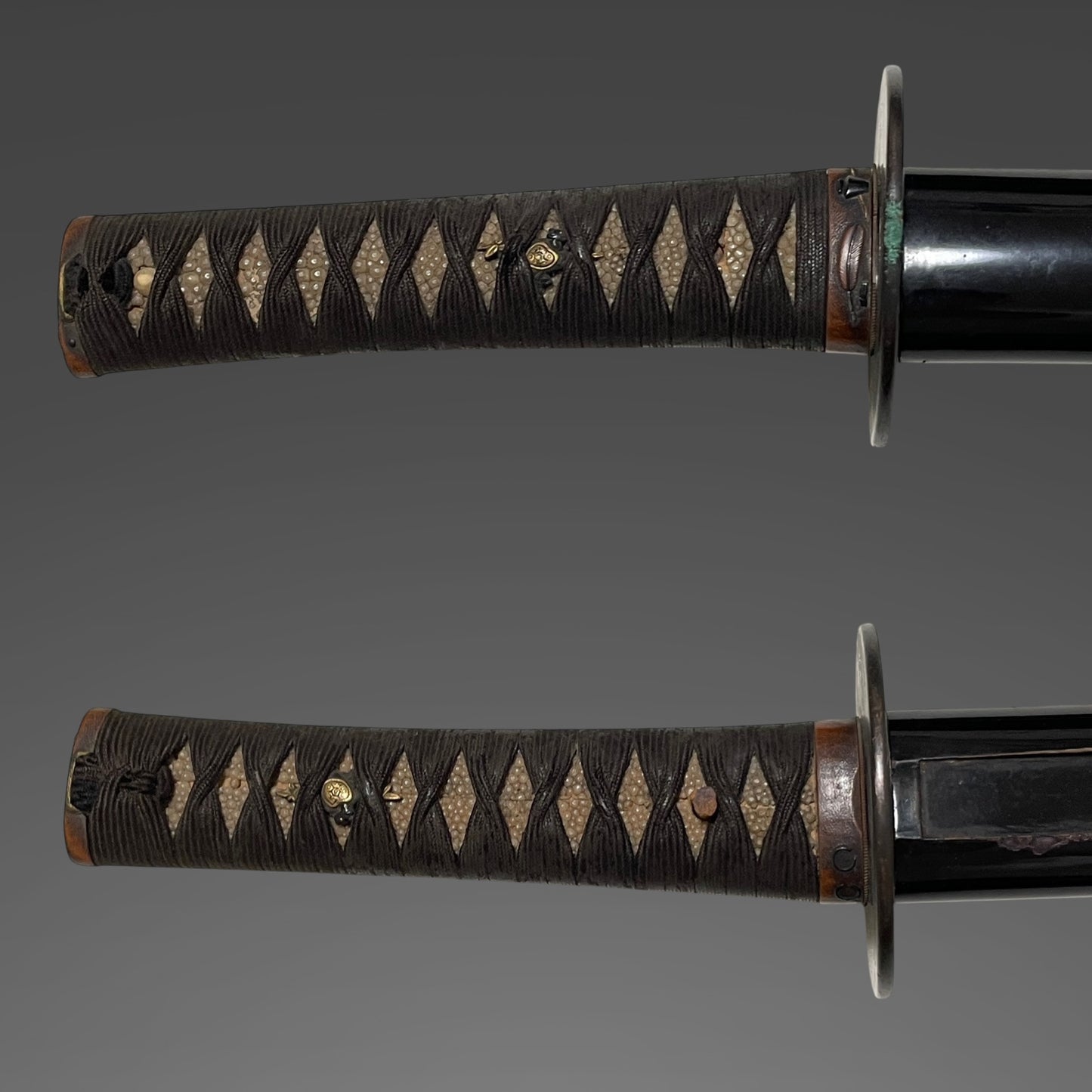 Amazing Hamon Sukezane 助真 signed Wakizashi, Copper Fuchikashira, Edo period