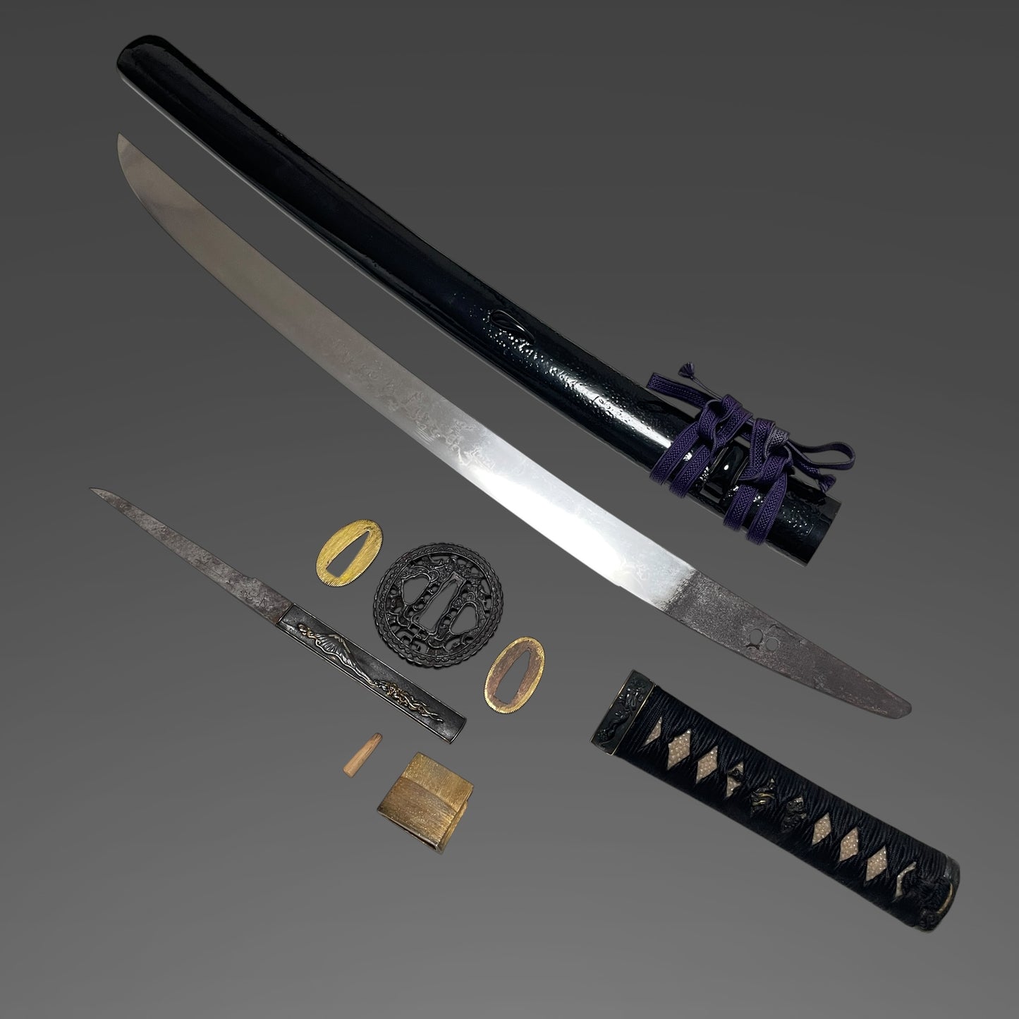 Ikkansai Yoshihiro 一貫斎義弘, HITATSURA 皆焼 Wakizashi, Mt.Fuji Kozuka, Dragon Fittings