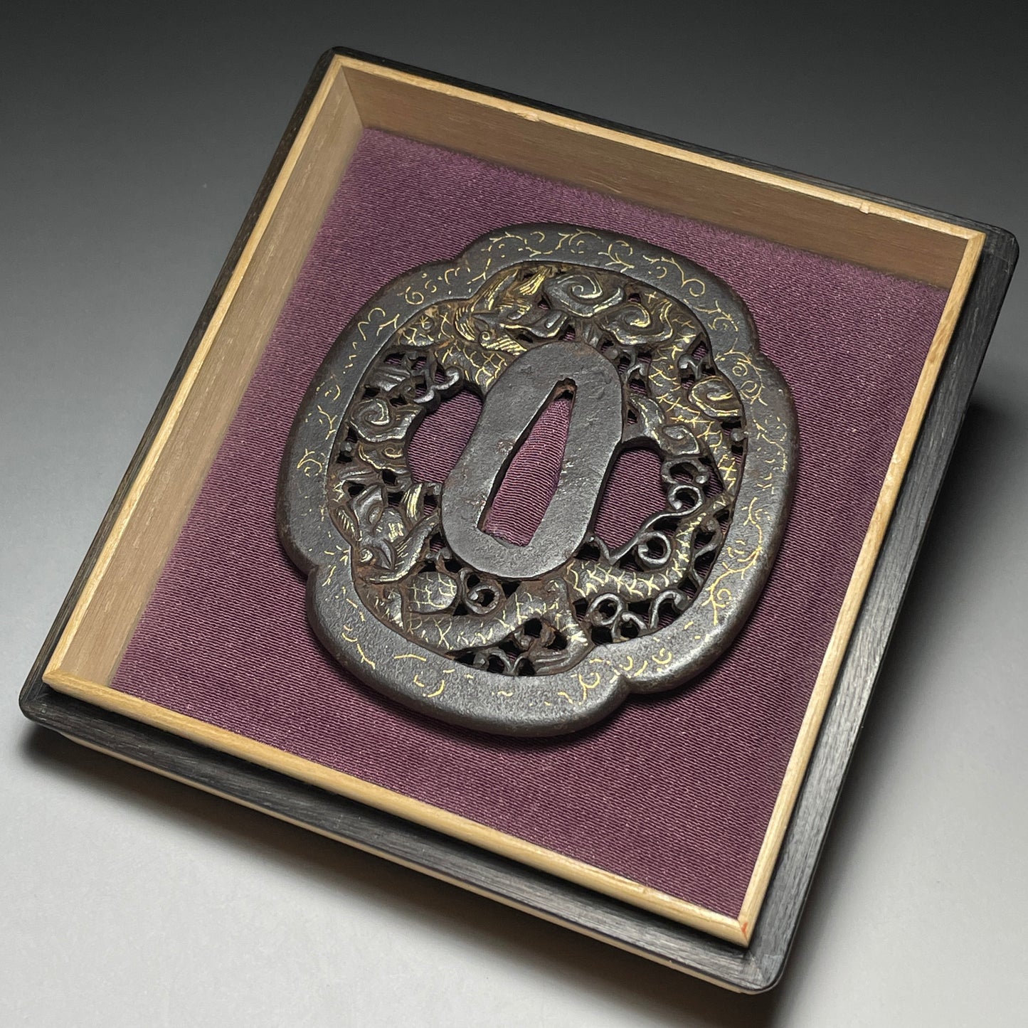 Dragon Nanban Style Large TSUBA, 龍南蛮鍔, Iron back, Edo period, 84x78x4.4mm 130g