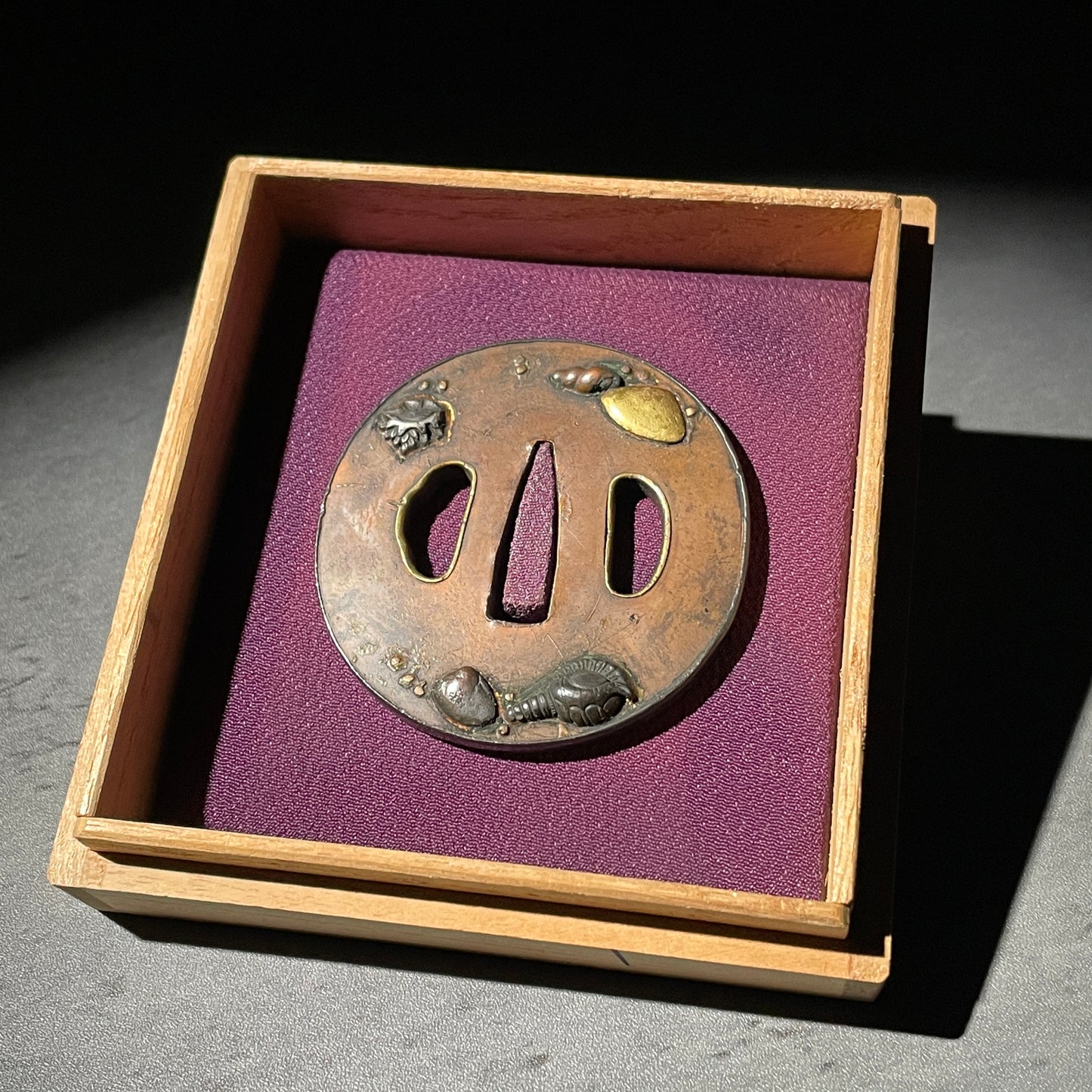 Shell Kai-Zukushi 貝尽 TSUBA, Copper back, Edo period, with BOX