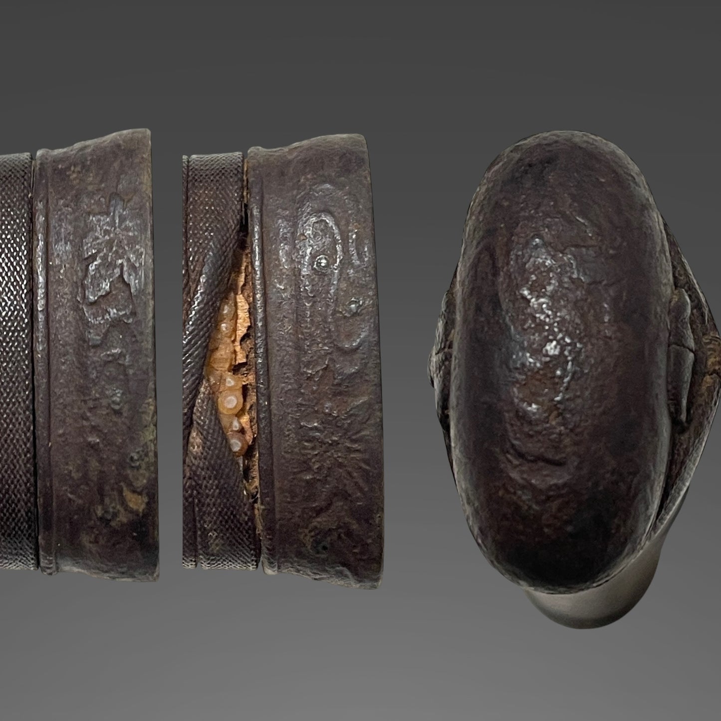 Sunnobi-Tanto 寸延短刀 with Kozuka, Dragonfly Tsuba, Ginkgo Menuki, Late Edo period mumei