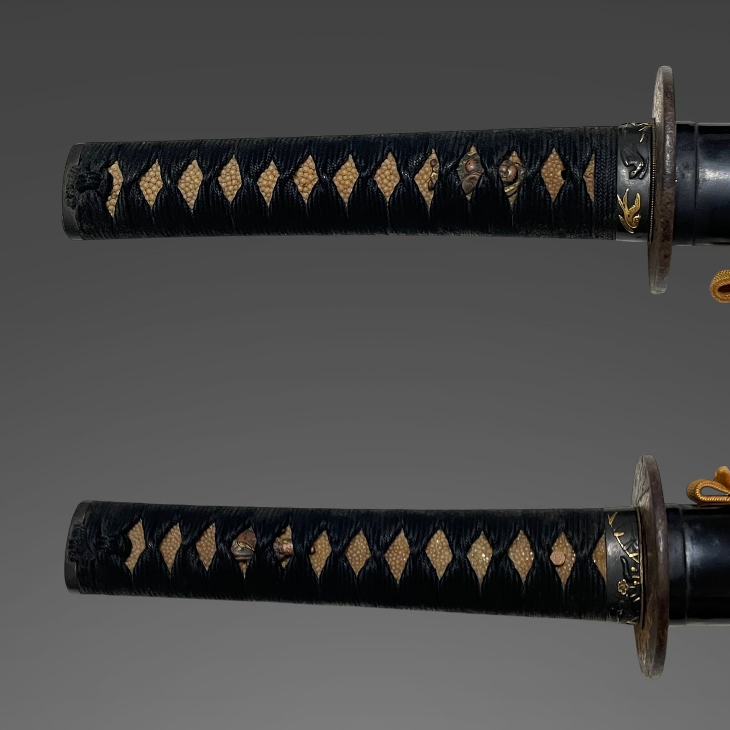 Long Wakizashi with Shakudo Bird Fuchikashira and Gold inaly Tsuba, Edo period mumei