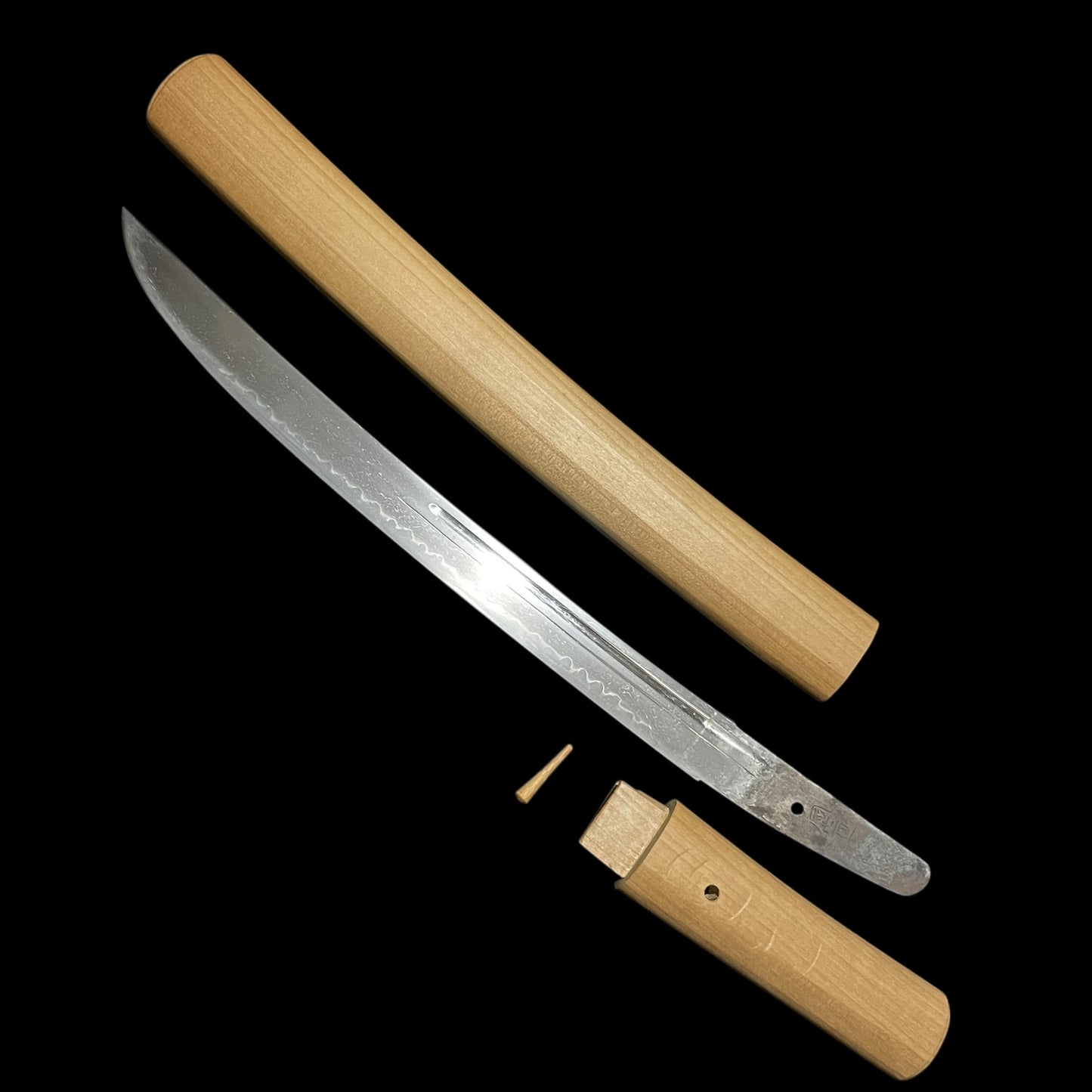 Kunishige 国重 signed, Sunnobi Tanto 寸延短刀, Muromachi period