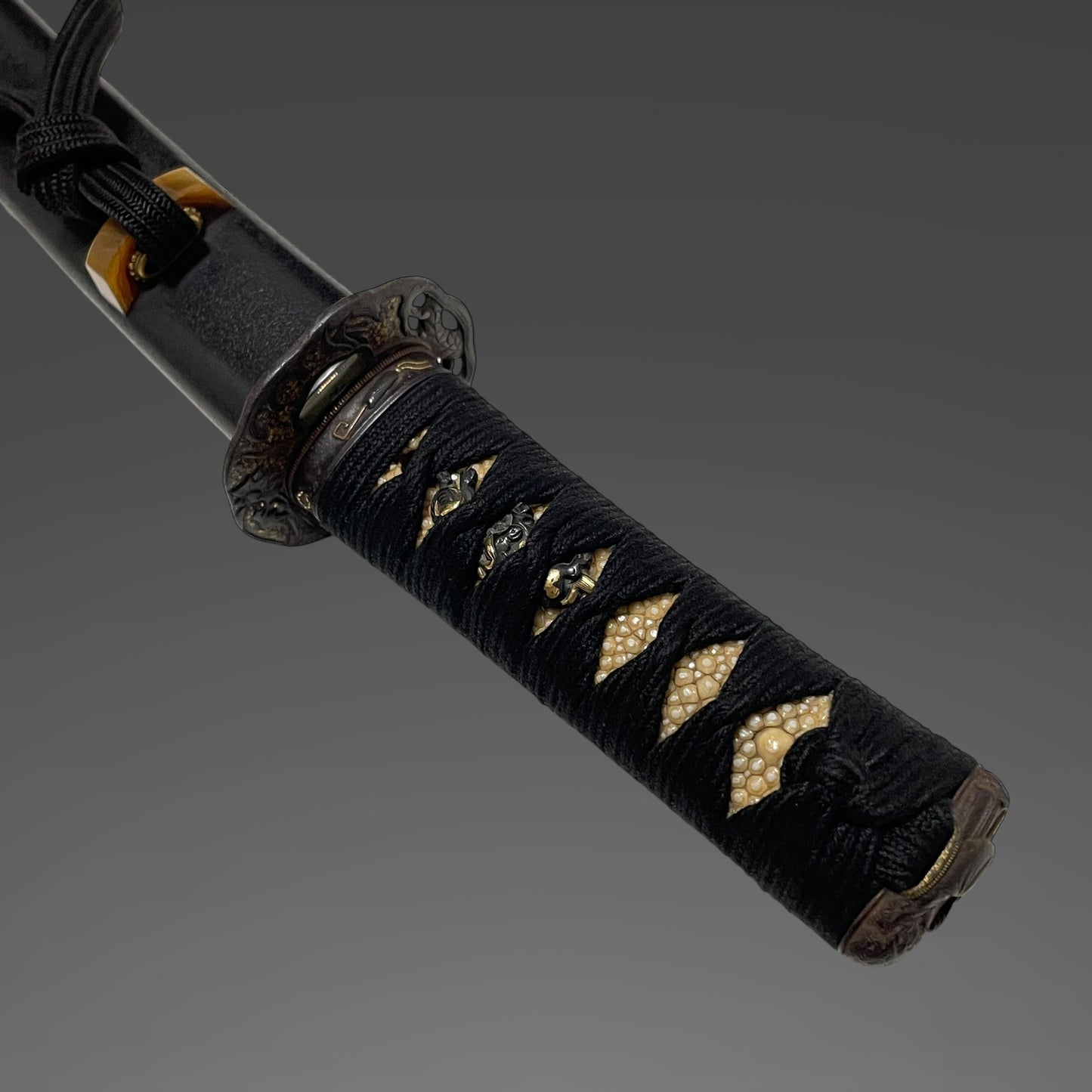 Fujiwara Toyoyuki 藤原豊行 signed Shobuzukuri Wakizashi, Dragon Tsuba, with Kozuka