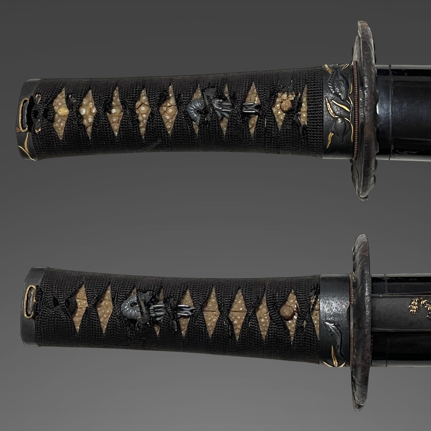 Fish and shellfish Fittings, Amazing Hamon Wakizashi, Edo period mumei