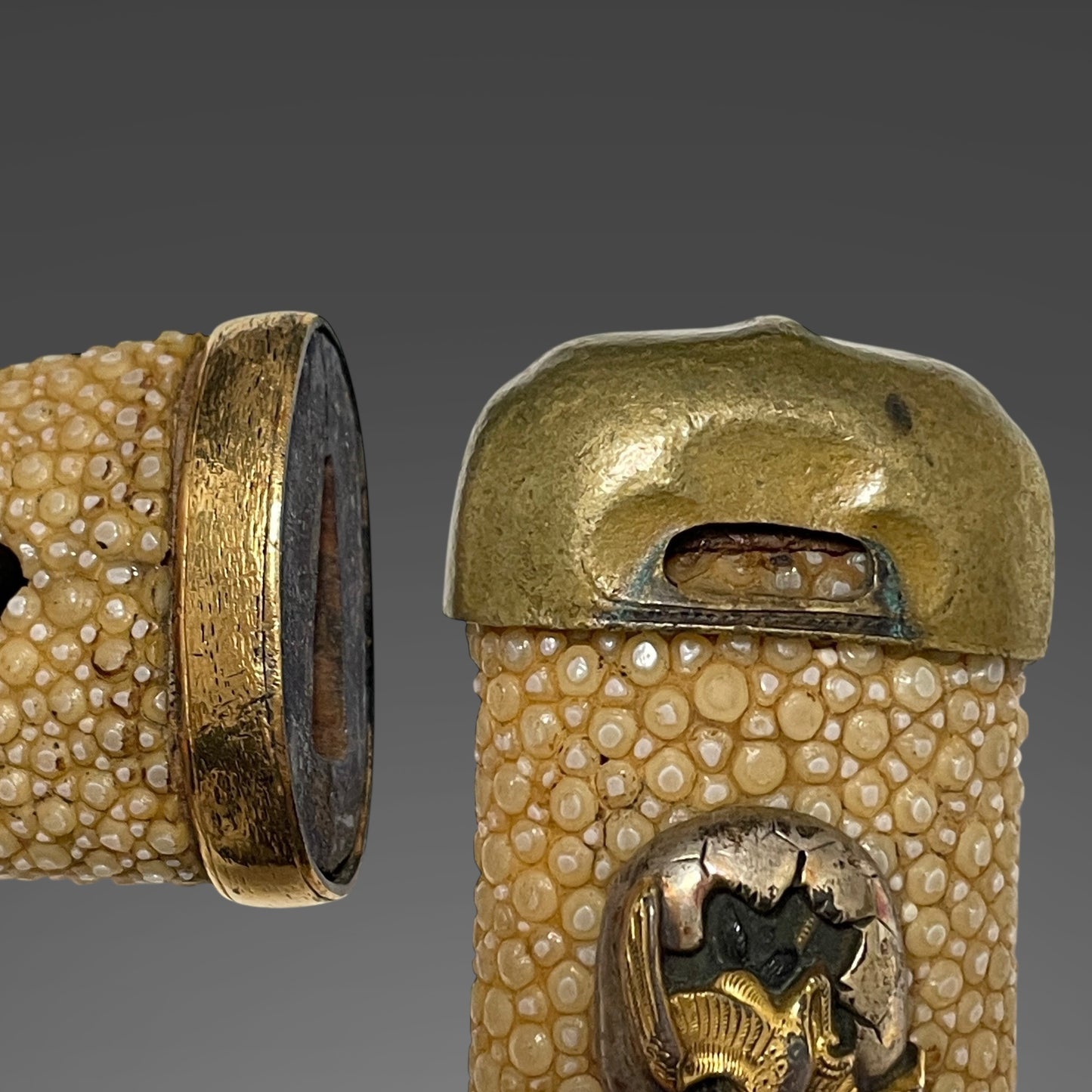 HORIMONO 彫物 Tanto, Fudo-Myoo 不動明王, with Kozuka Kogai, Edo period mumei