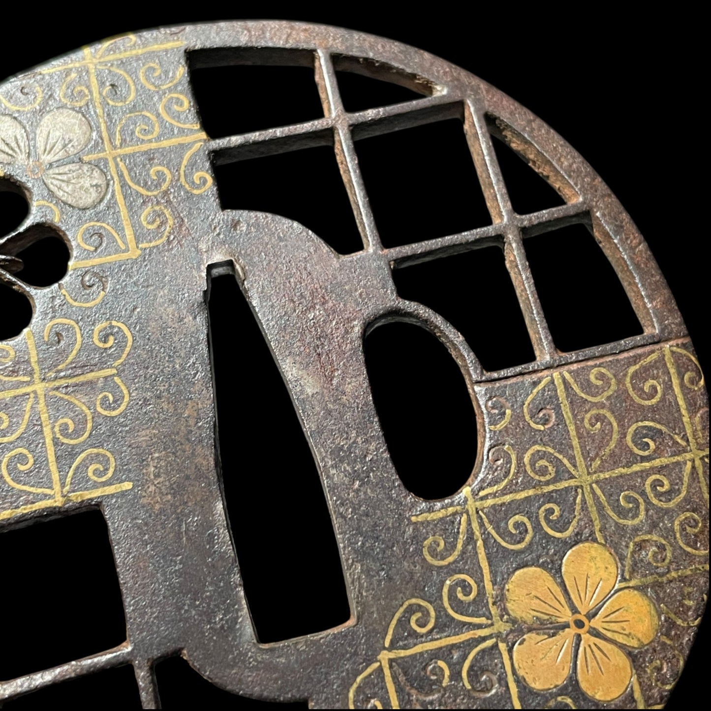 窓透鍔 (Madosukashi Tsuba), Iron back, Edo period, with BOX