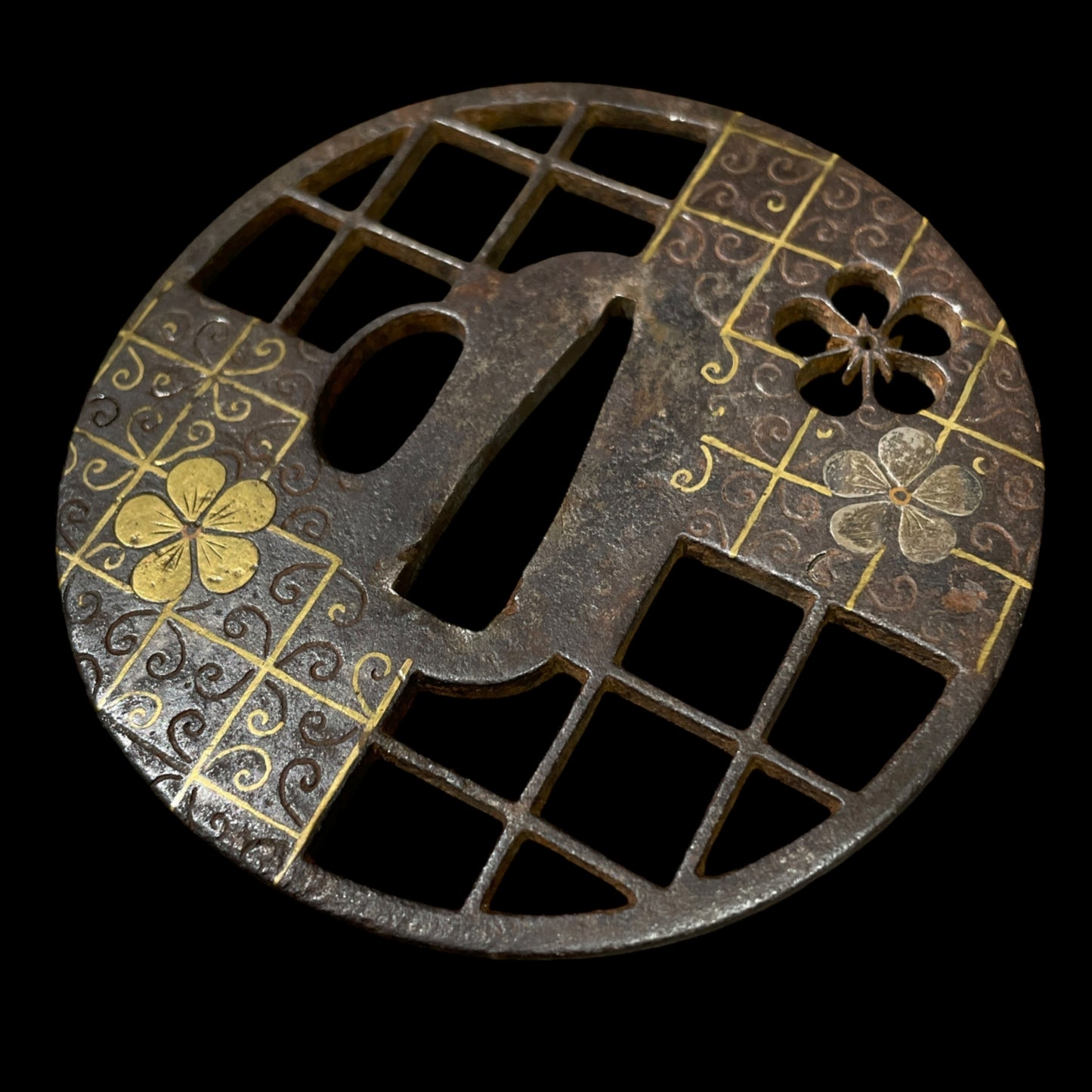 窓透鍔 (Madosukashi Tsuba), Iron back, Edo period, with BOX