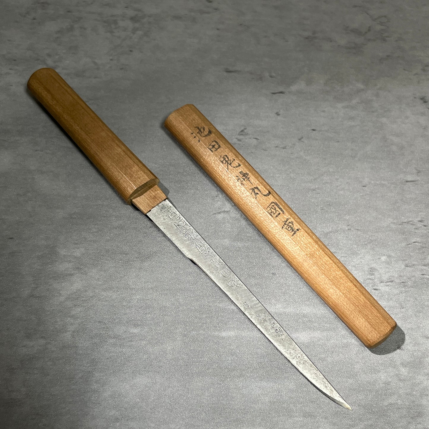 Kozuka Kogatana in Shirasaya, Ikeda Kijinmaru Kunishige 池田鬼神丸国重 signed