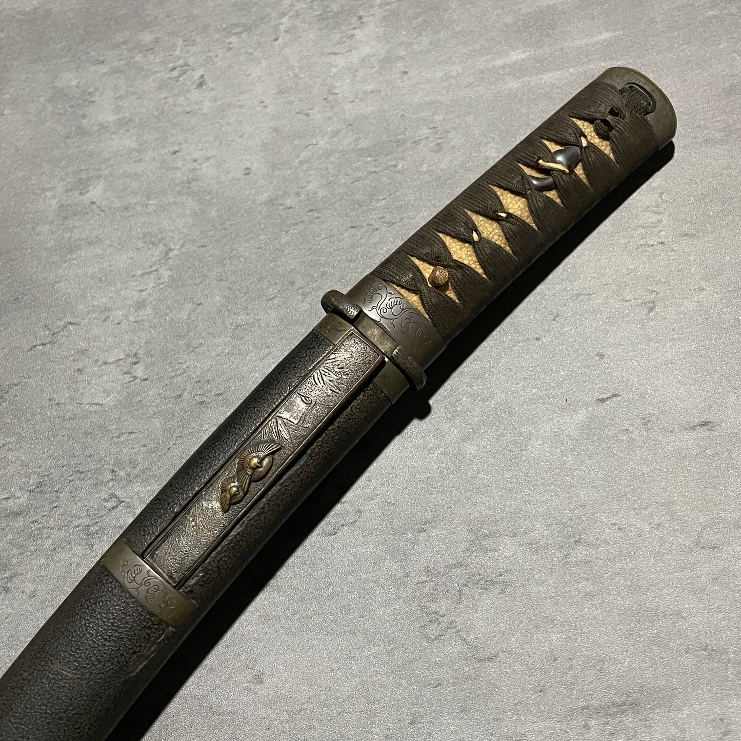 Tanto Koshirae 短刀拵, Karakusa Fittings 唐草文様一作金具, Shibuichi 四分一, with Kozuka