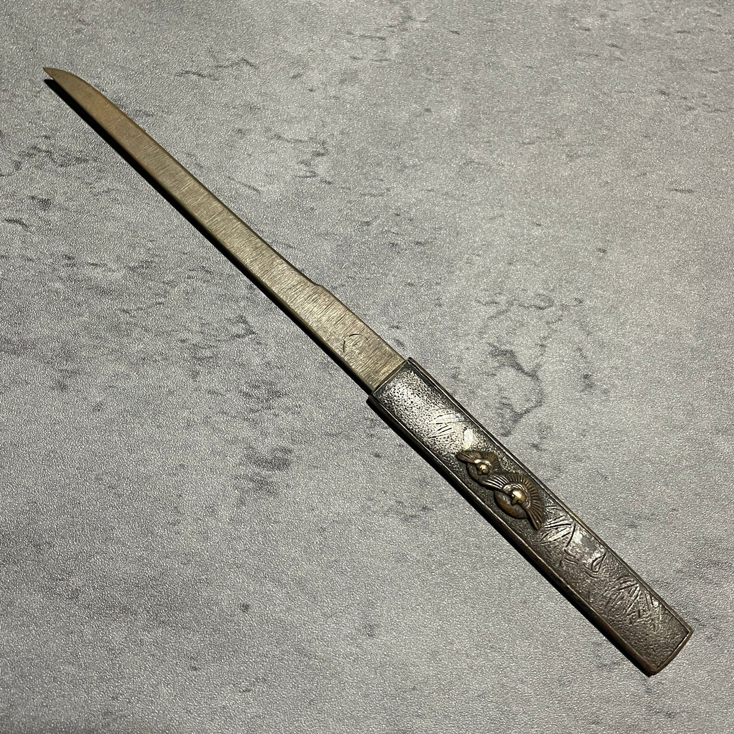 Tanto Koshirae 短刀拵, Karakusa Fittings 唐草文様一作金具, Shibuichi 四分一, with Kozuka