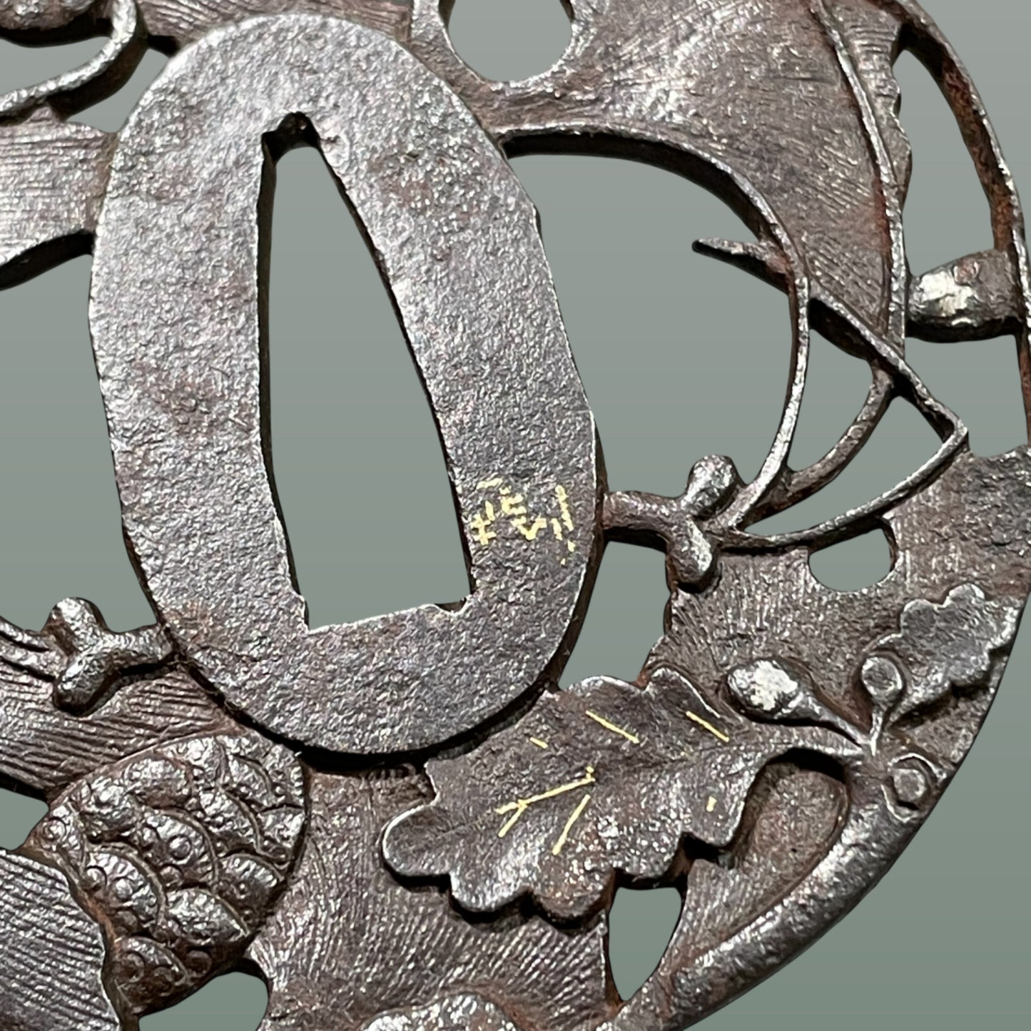 Ginkgo Autumn leaves, Fukiyose Sukashi Icho TSUBA(吹寄透銀杏鍔),with BOX