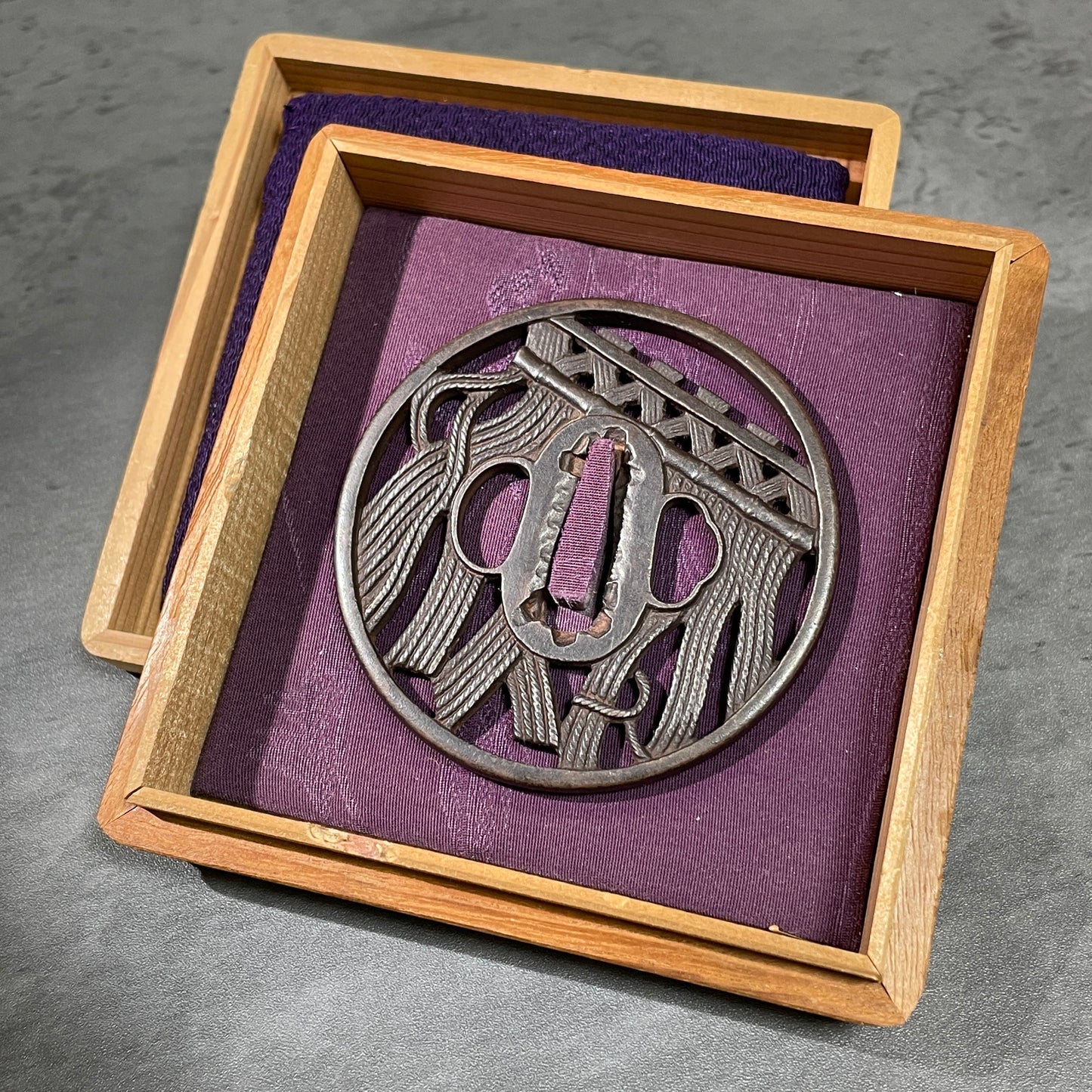 Nawa Noren TSUBA 縄暖簾鍔, Iron back, Edo period, with BOX