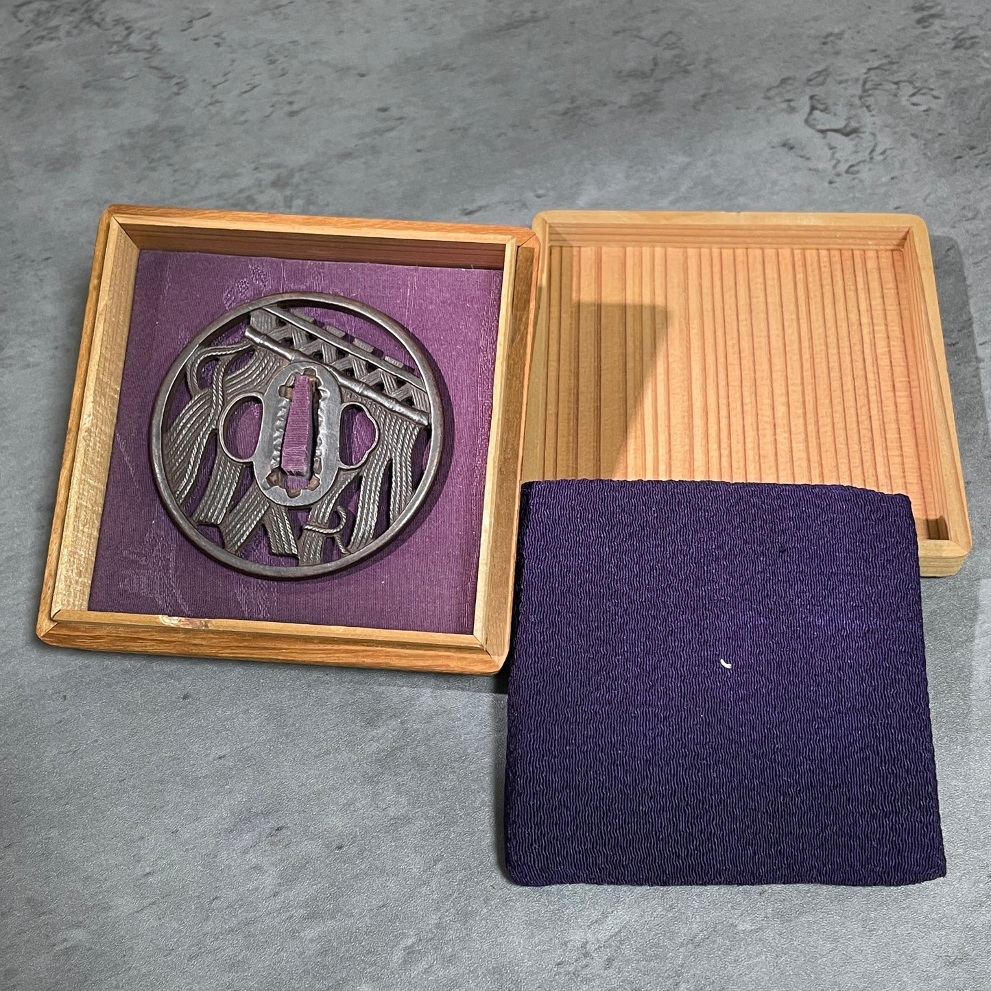 Nawa Noren TSUBA 縄暖簾鍔, Iron back, Edo period, with BOX