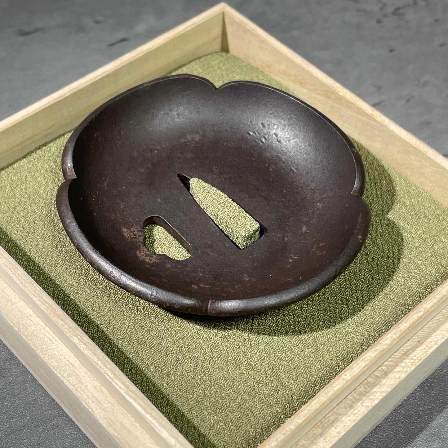 Rare WAN-TSUBA 椀鍔 Large and Heavy, Iron back, Edo period, with BOX