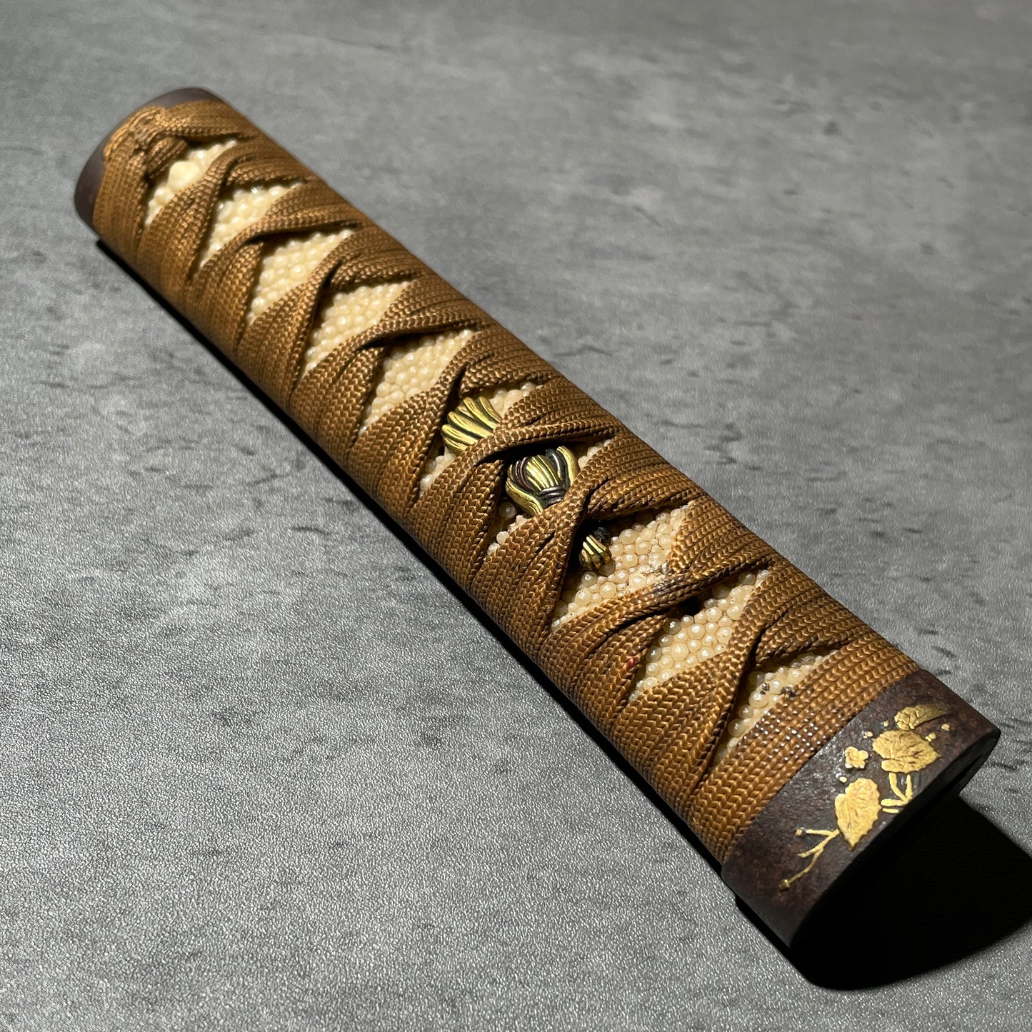 Cicada Kashira Tsukamae 蝉頭柄前 for Wakizashi, Edo period