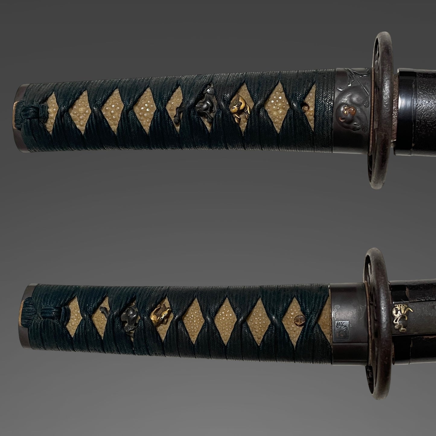 Bizenkokuosa 備前国長 signed Wakizashi, Monkey Fuchi, Mt.Fuji Kozuka, Muromachi period