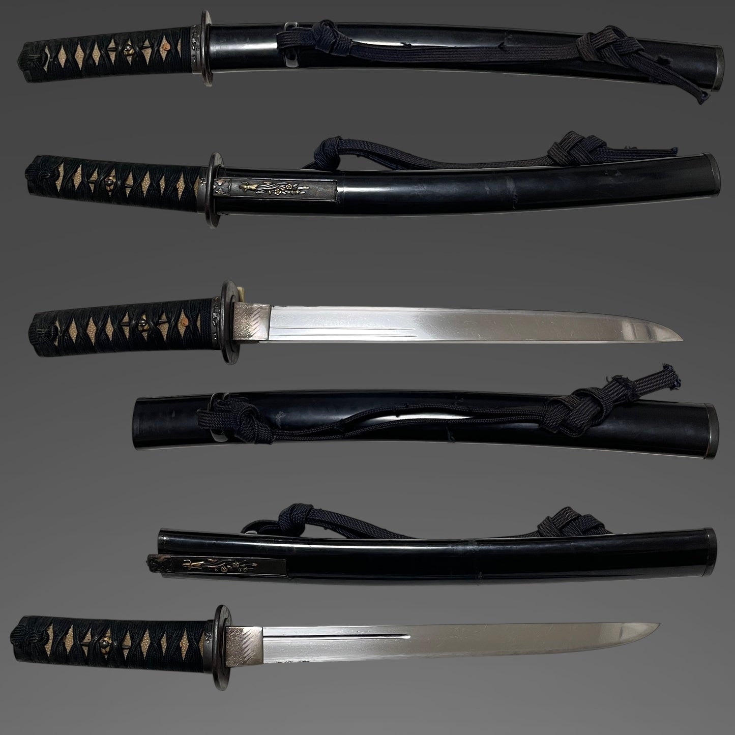 Toshinaga 利壽 signed Fuchi, Black TANTO with Kozuka, Muromachi period mumei, with Shirasaya