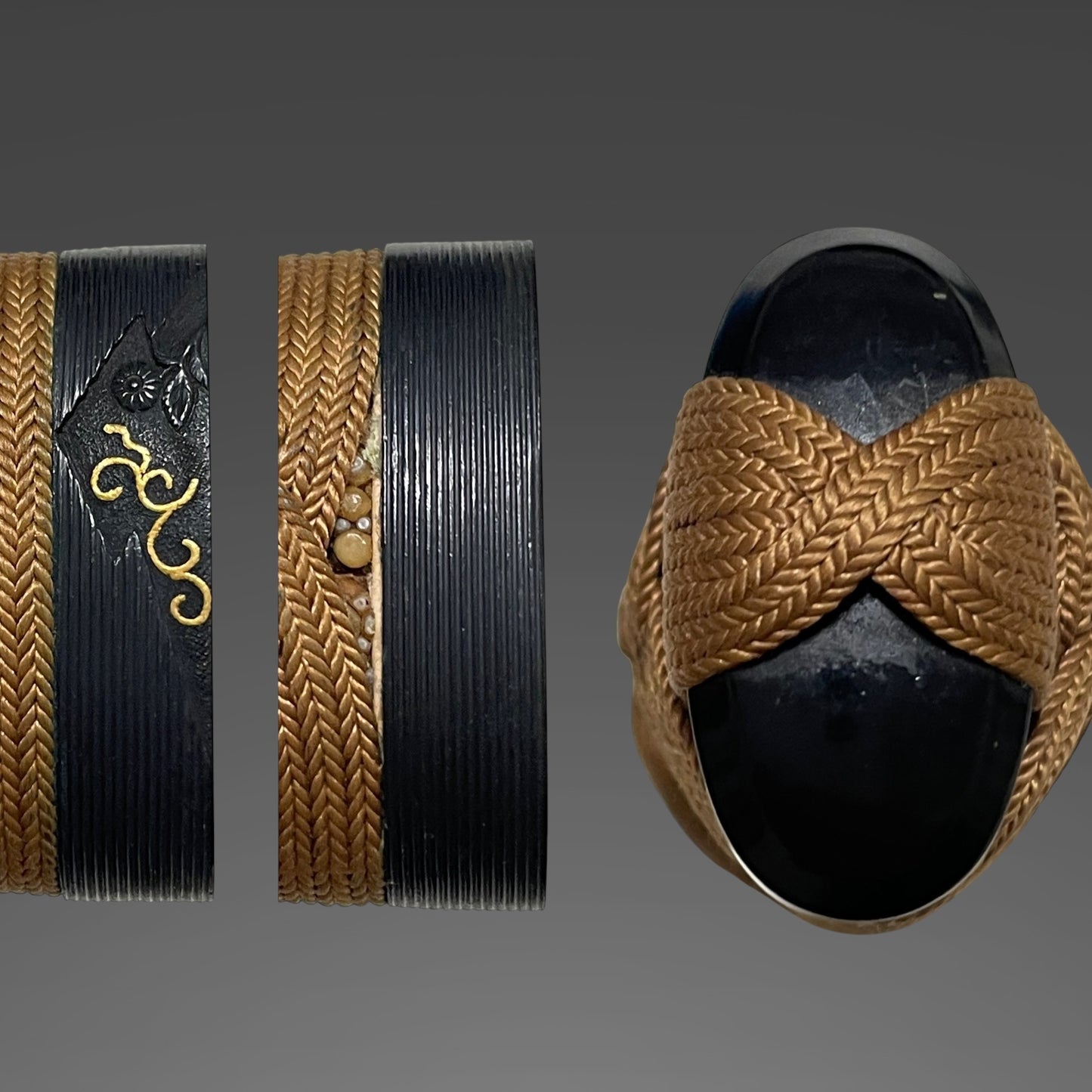 HITATSURA 皆焼 Wakizashi, Dragonfly Tsuba, Family crest Scabbard, Muromachi period mumei