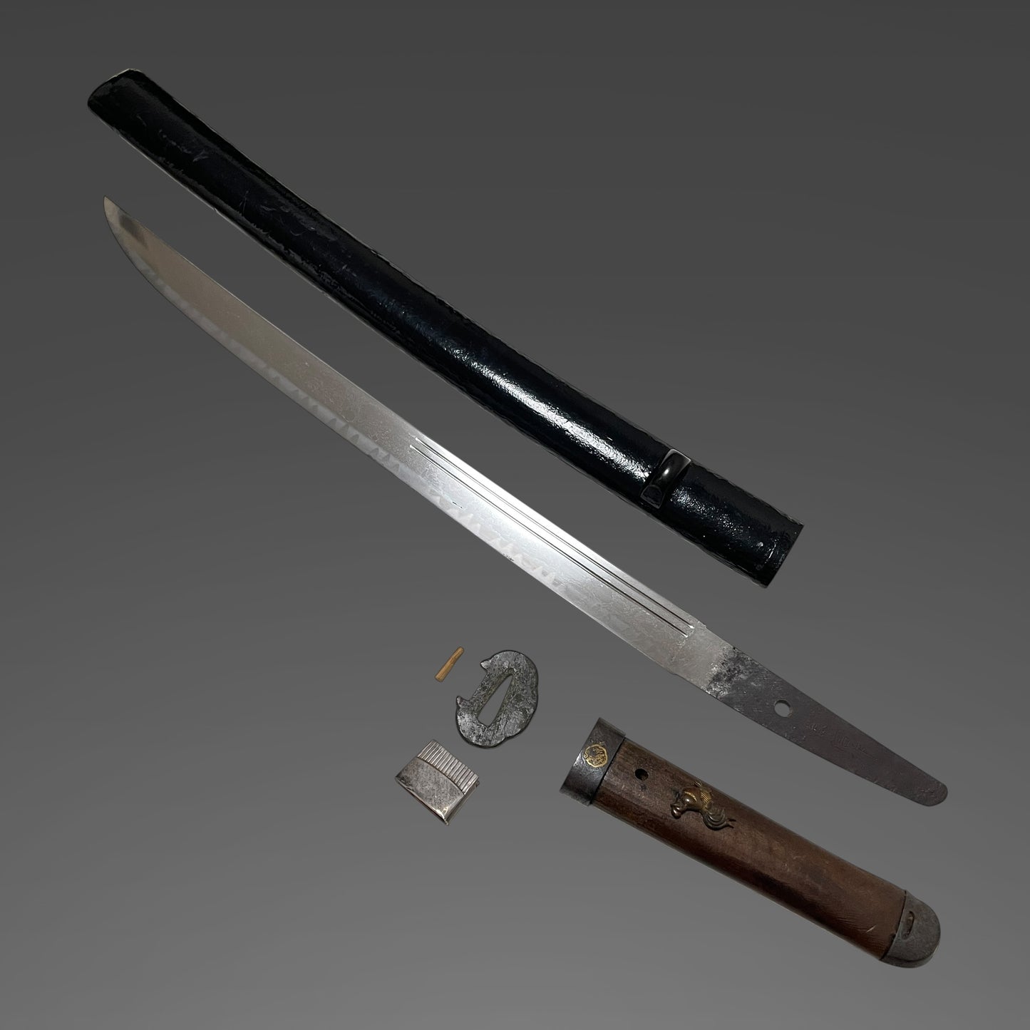 HADAMONO 肌物, Kanenobu 兼信 signed Hirazukuri Wakizashi, Muromachi period