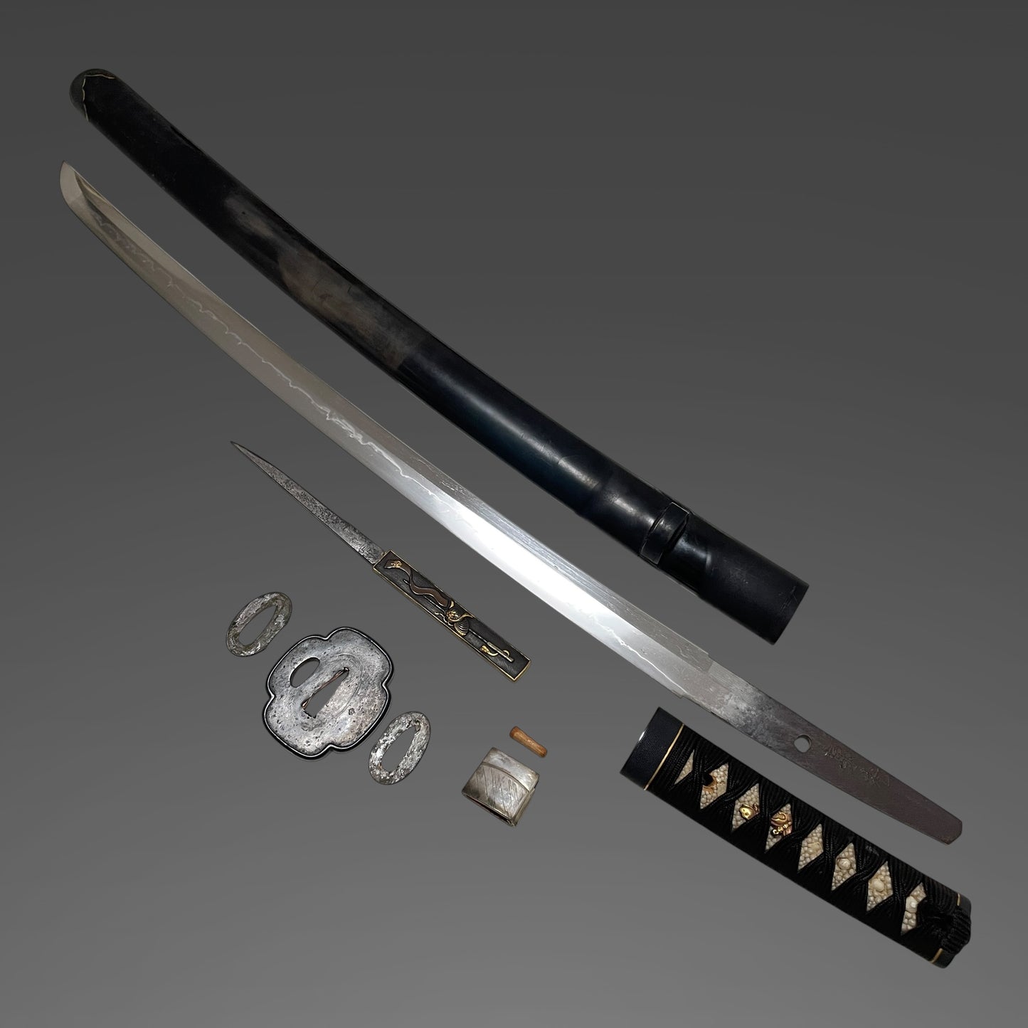 Amazing Hamon Kishu Ishido Yasumitsu 紀州石堂康光 Wakizashi, Shakudo nanako Fittings