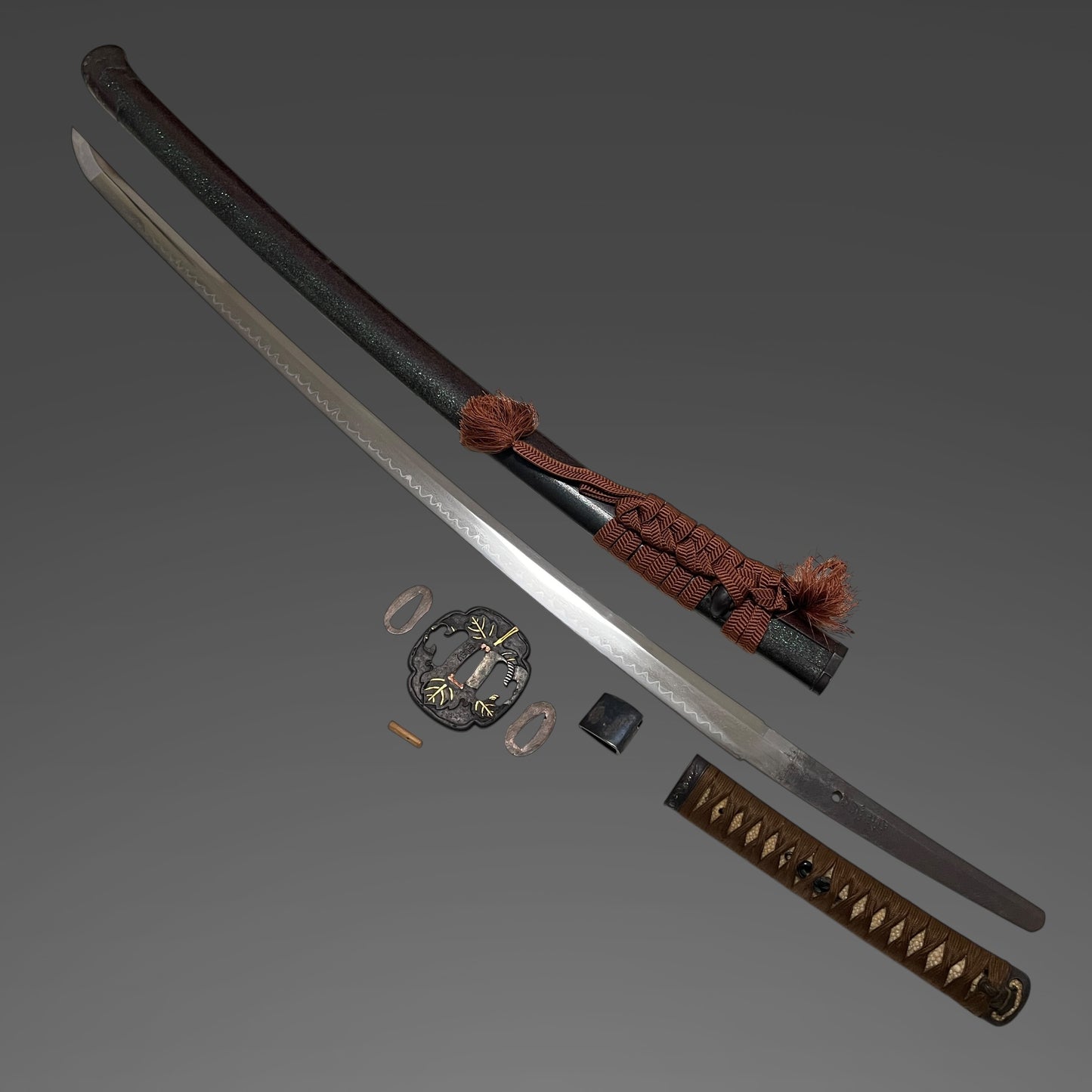 Ookissaki 大切先 KATANA, 兼信 Kanenobu signed, Ebisaya 海老鞘, Oohadamono 大肌物, Late Edo