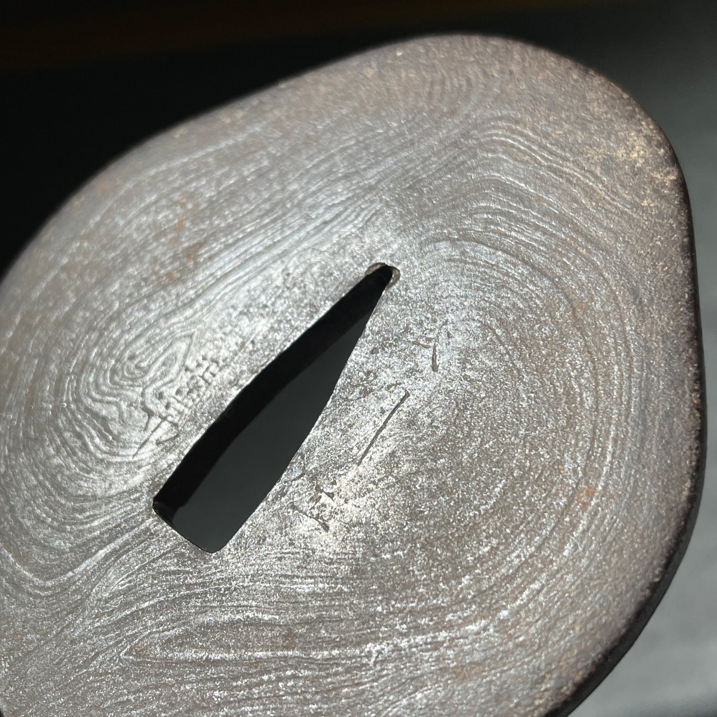 Bushuju Masatsune 武州住正常 signed, Kitaeahada Neritsuba 鍛肌練鍔, Iron back, Edo period