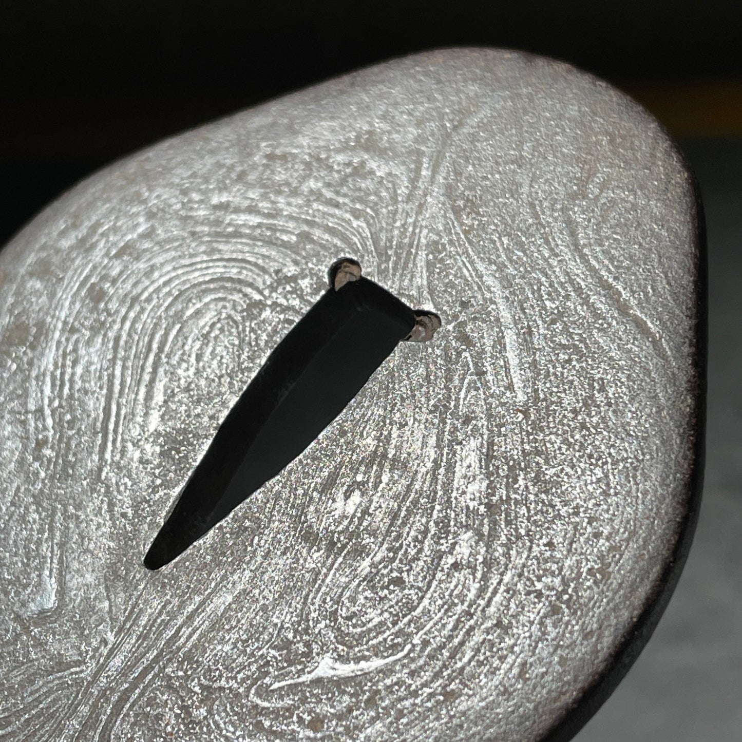 Bushuju Masatsune 武州住正常 signed, Kitaeahada Neritsuba 鍛肌練鍔, Iron back, Edo period