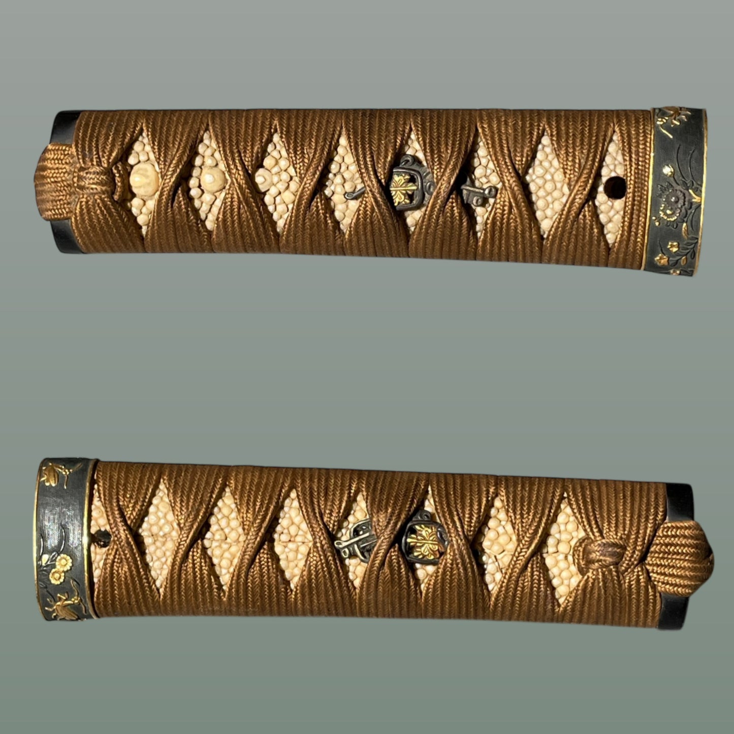 Tsukamae 柄前 for Tanto, 蟷螂縁 Mantis Fuchi