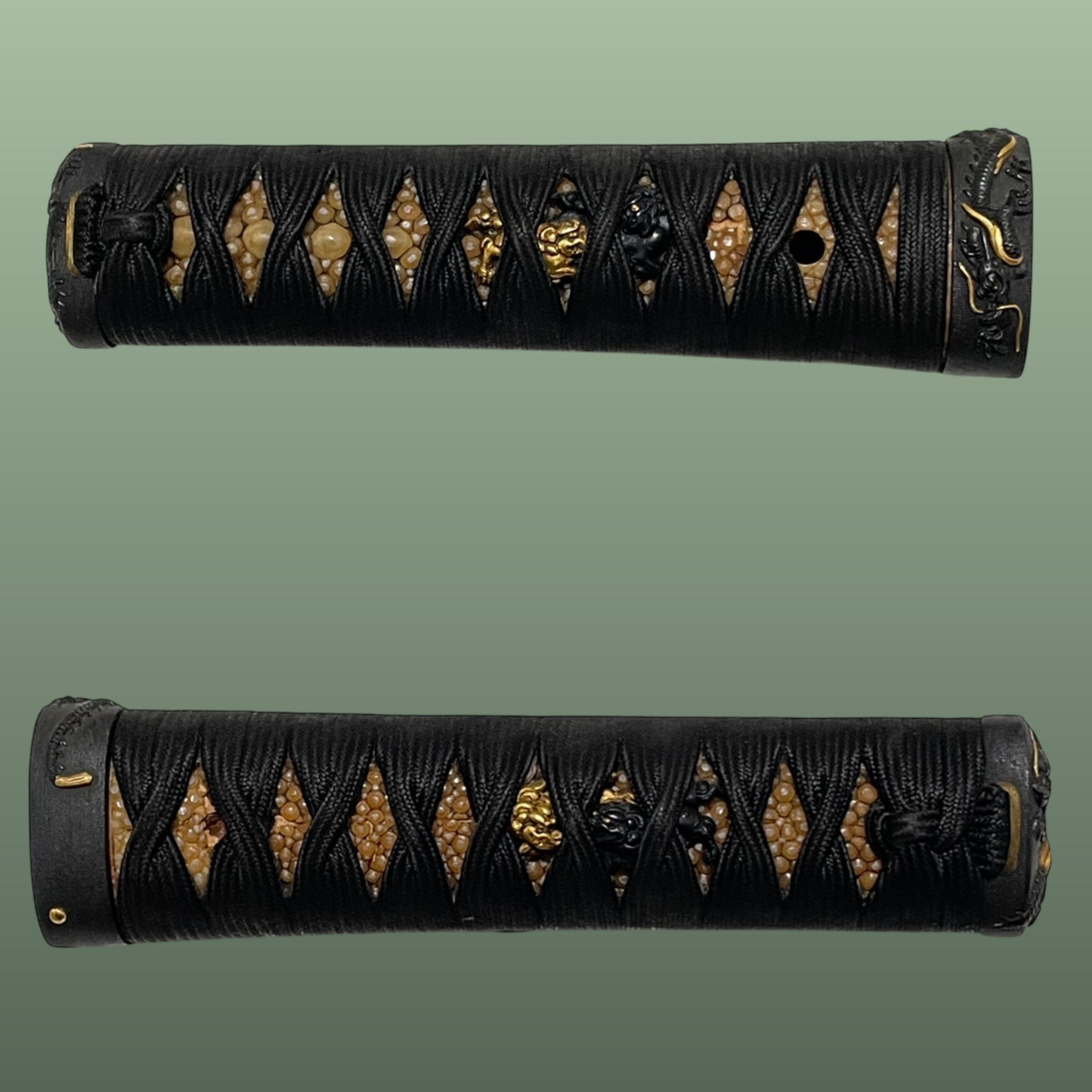 Dragon Fittings 龍一作 Koshirae For Wakizashi, 腰刻黒鞘脇指拵, Edo period, NBTHK Certificate