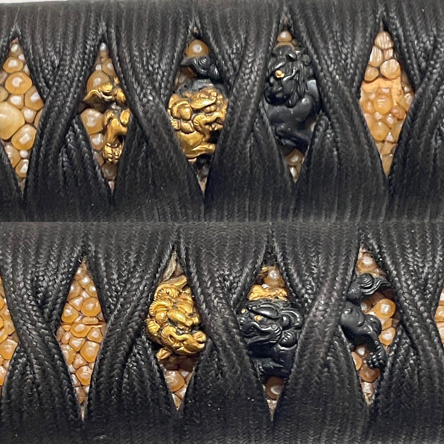 Dragon Fittings 龍一作 Koshirae For Wakizashi, 腰刻黒鞘脇指拵, Edo period, NBTHK Certificate