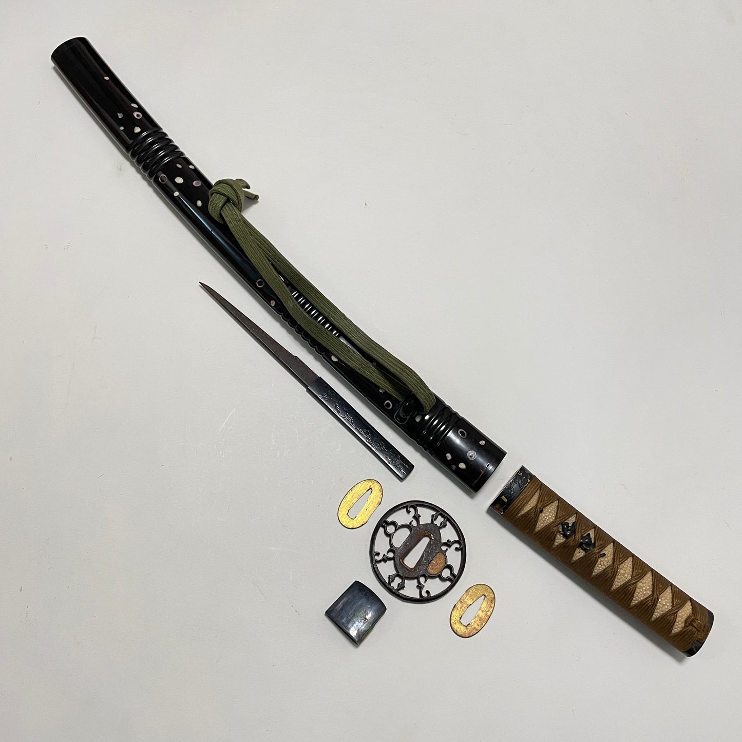 Oni 鬼 Wakizashi Koshirae, Ishiyama Mototada 石山基薫 signed, Edo period