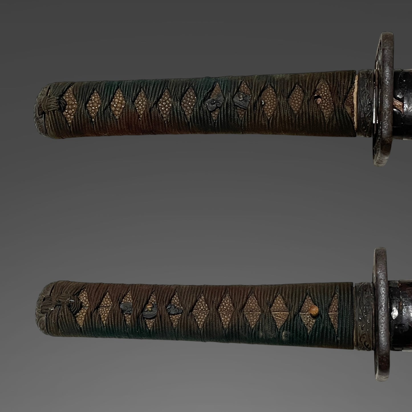 Mutsunokami Kaneyasu 陸奥守包保 (Hidarimutsu 左陸奥) signed Long Wakizashi, Early Edo period