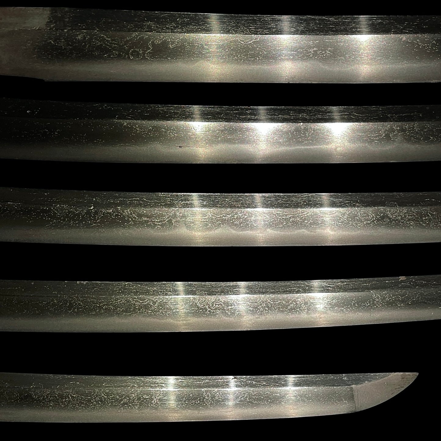 Katsumitsu 勝光 signed Wakizashi, Shibuichi Fuchikashira, Muromachi period, with Shirasaya