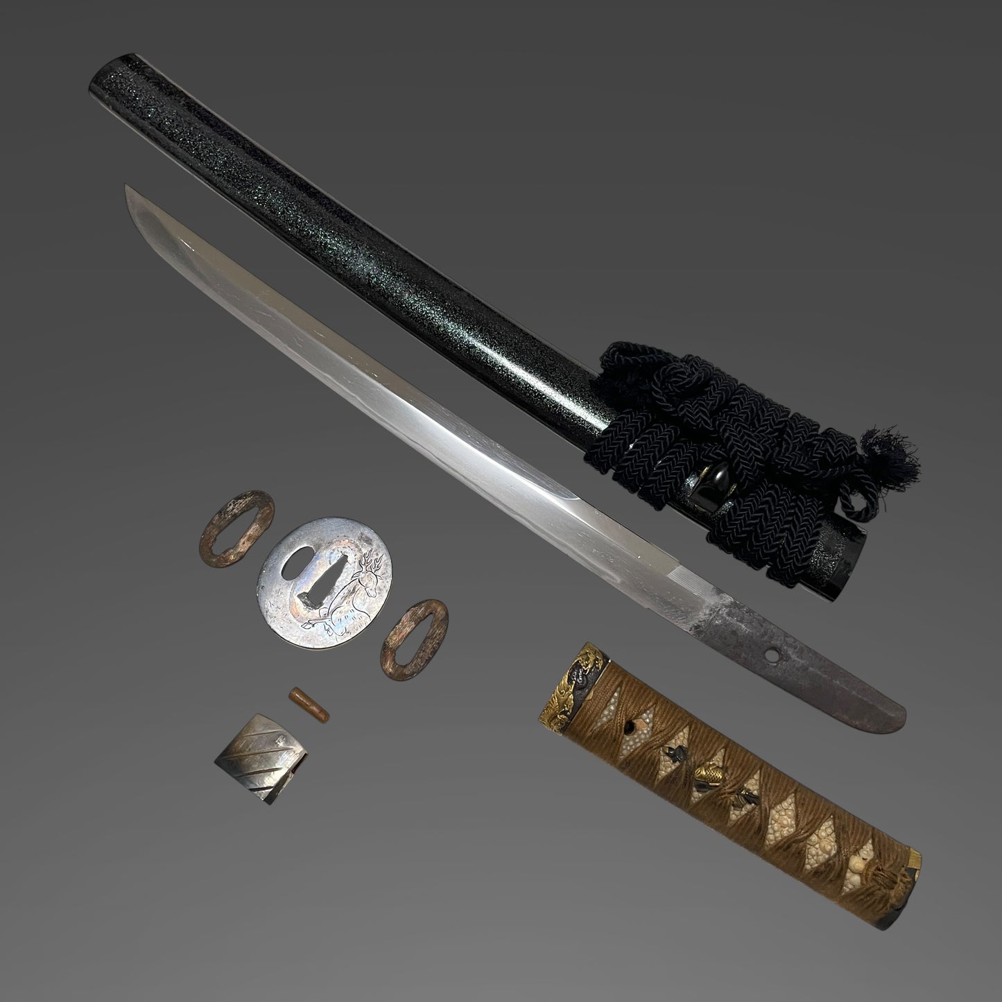 Kanmuriotoshi 冠落とし Wakizashi, Deer Tsuba, Edo period mumei