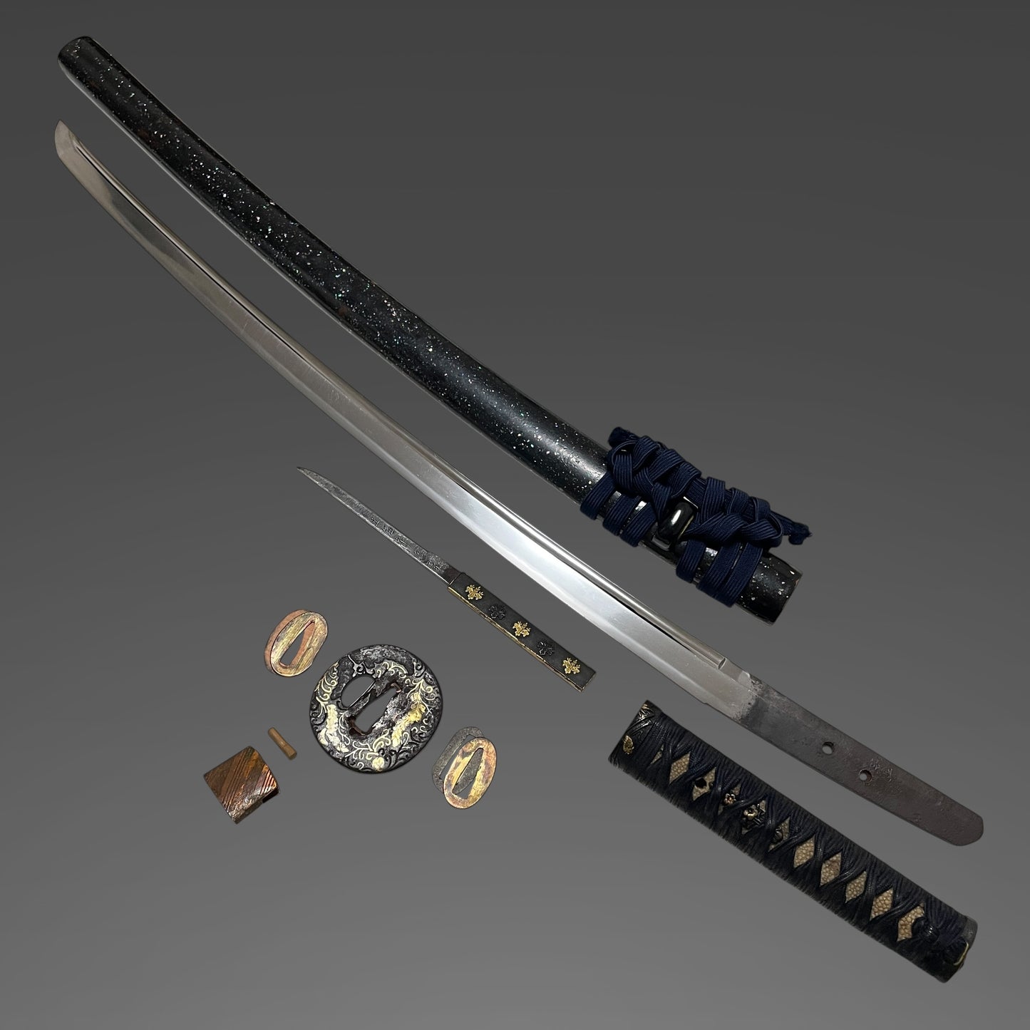Tadamitsu 忠光 signed Long Wakizashi, Suebizen 末備前, Muromachi period, NBTHK Certificate