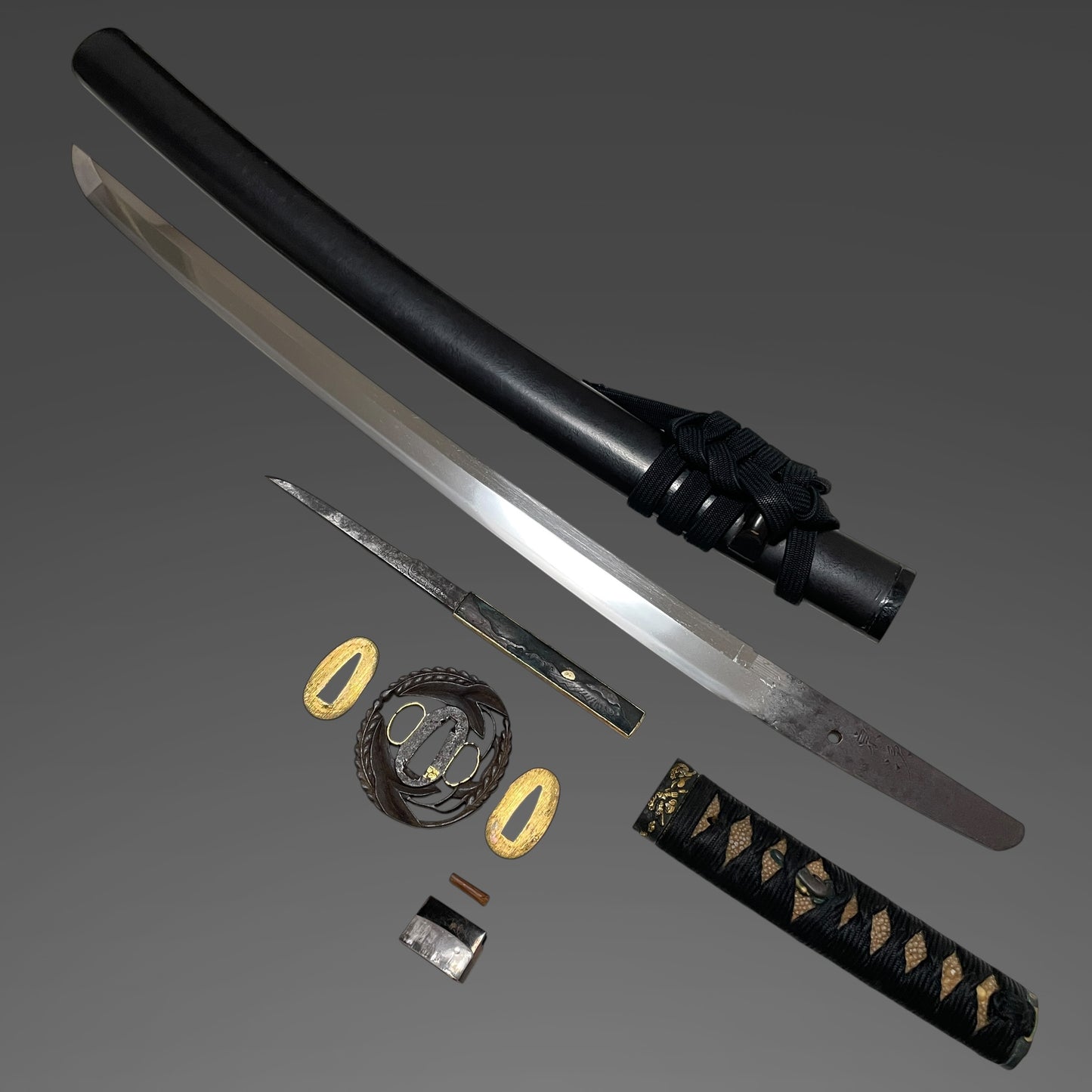 Munetsugu 宗次 signed Wakizashi, Mt.Fuji Kozuka,  Catfish Menuki, Edo period
