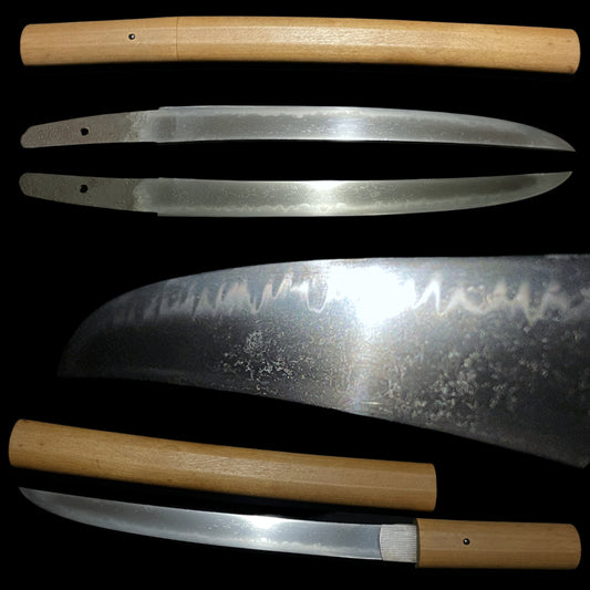 GUNOME-HAMON 互目刃文 TANTO, Kanekiyo 兼清 signed, Muromachi period