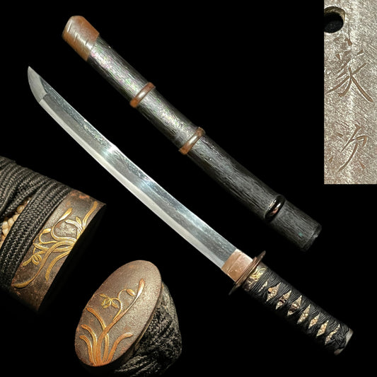 Ietsugu 家次 signed WAKIZASHI, Copper Scabbard, Flower Fuchikashira, Edo period